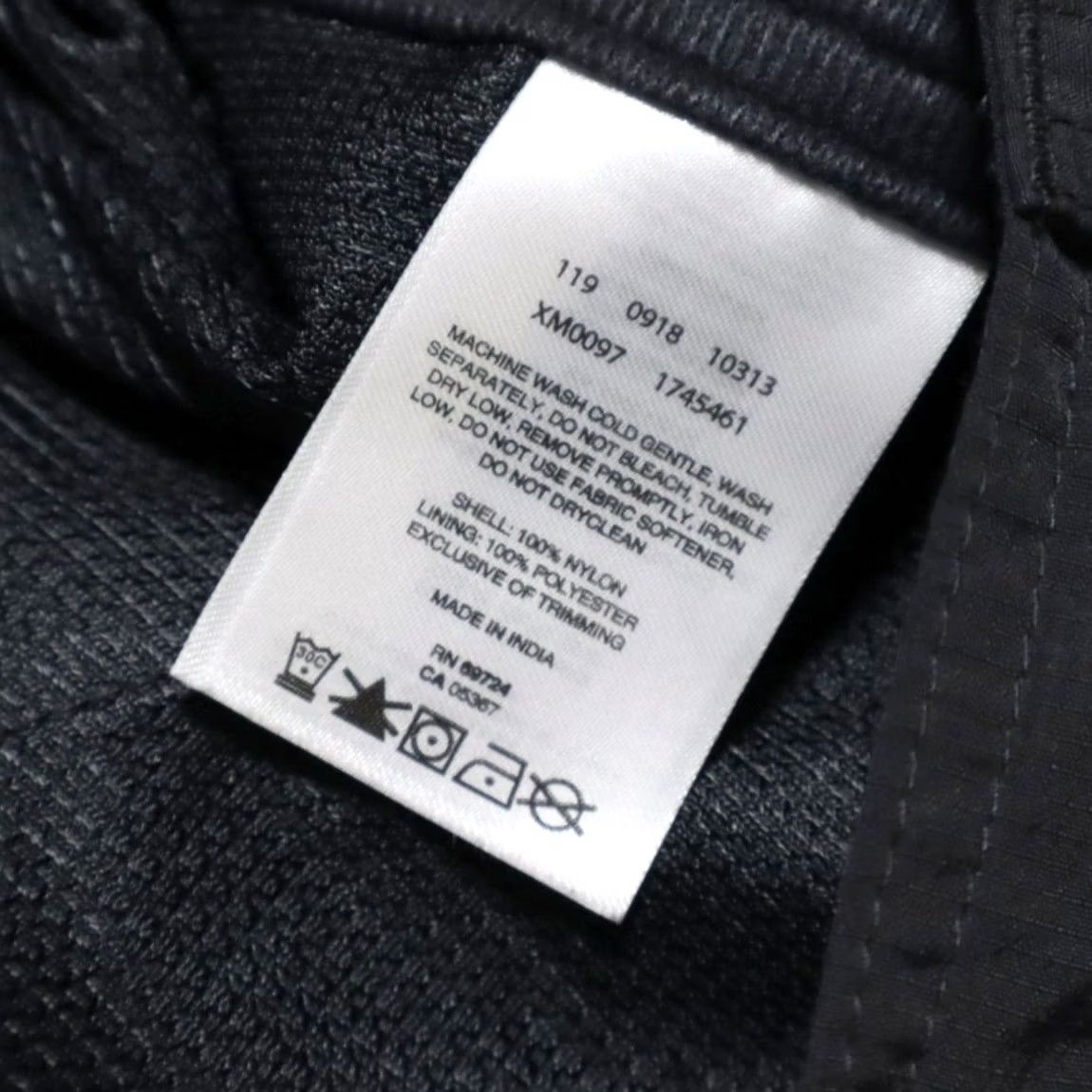 Vintage Columbia Omni-Shade Nylon Shell Cargo Shorts Black Men's 40 Size US 40 / EU 56 - 6 Thumbnail