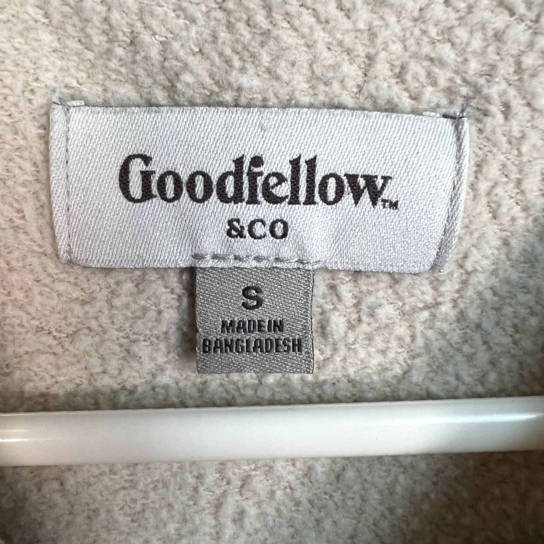 Vintage Goodfellow Sweatshirt Crew Neck Men’s Small Beige Green Cotton Blend Pullover - 8/10 - Machine Washable - Regular Fit Size US S / EU 44-46 / 1 - 3 Thumbnail