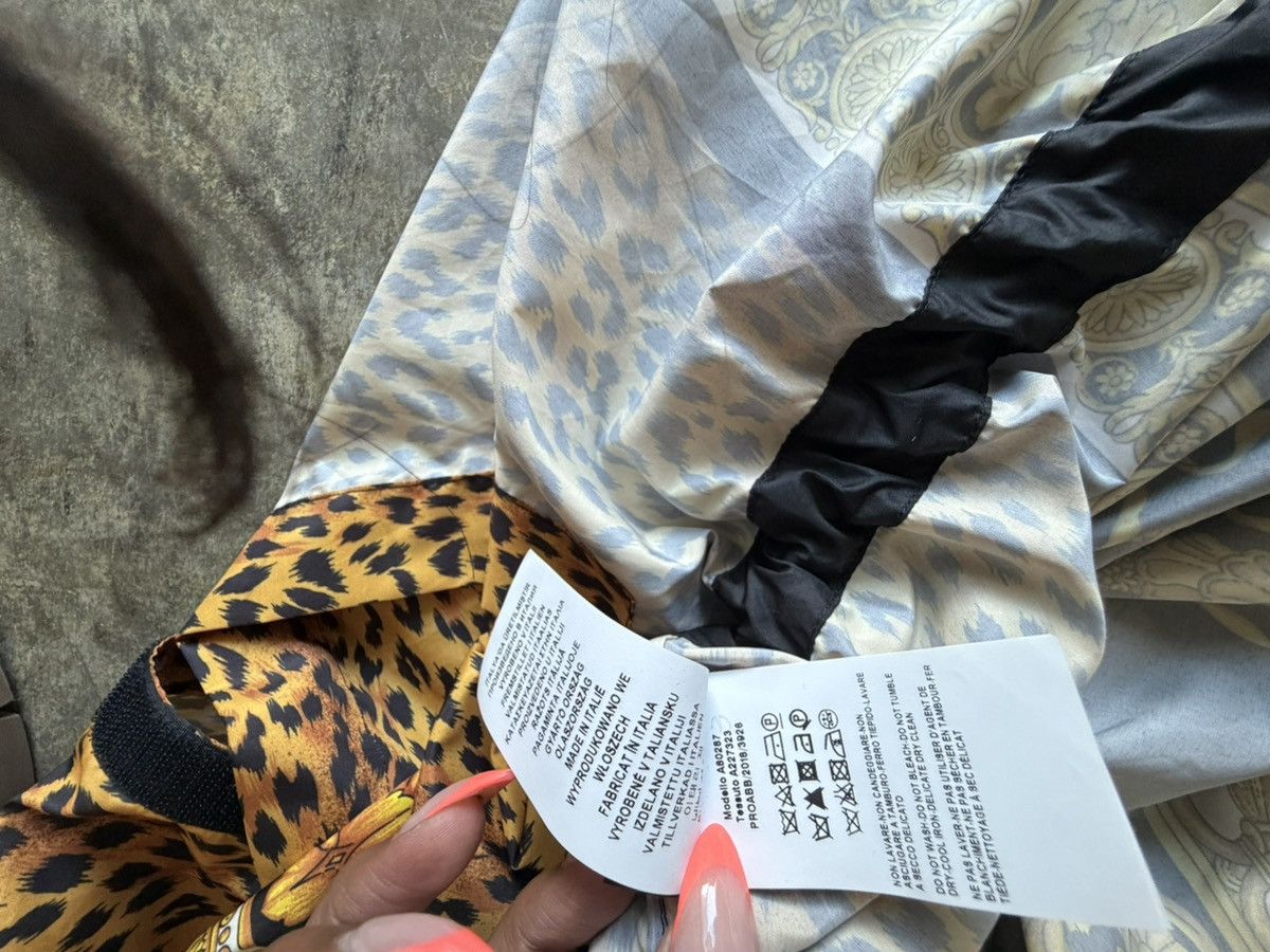 Versace Versace FW 2018 Leopard Baroque Print Hoodie Size US L / EU 52-54 / 3 - 13 Thumbnail