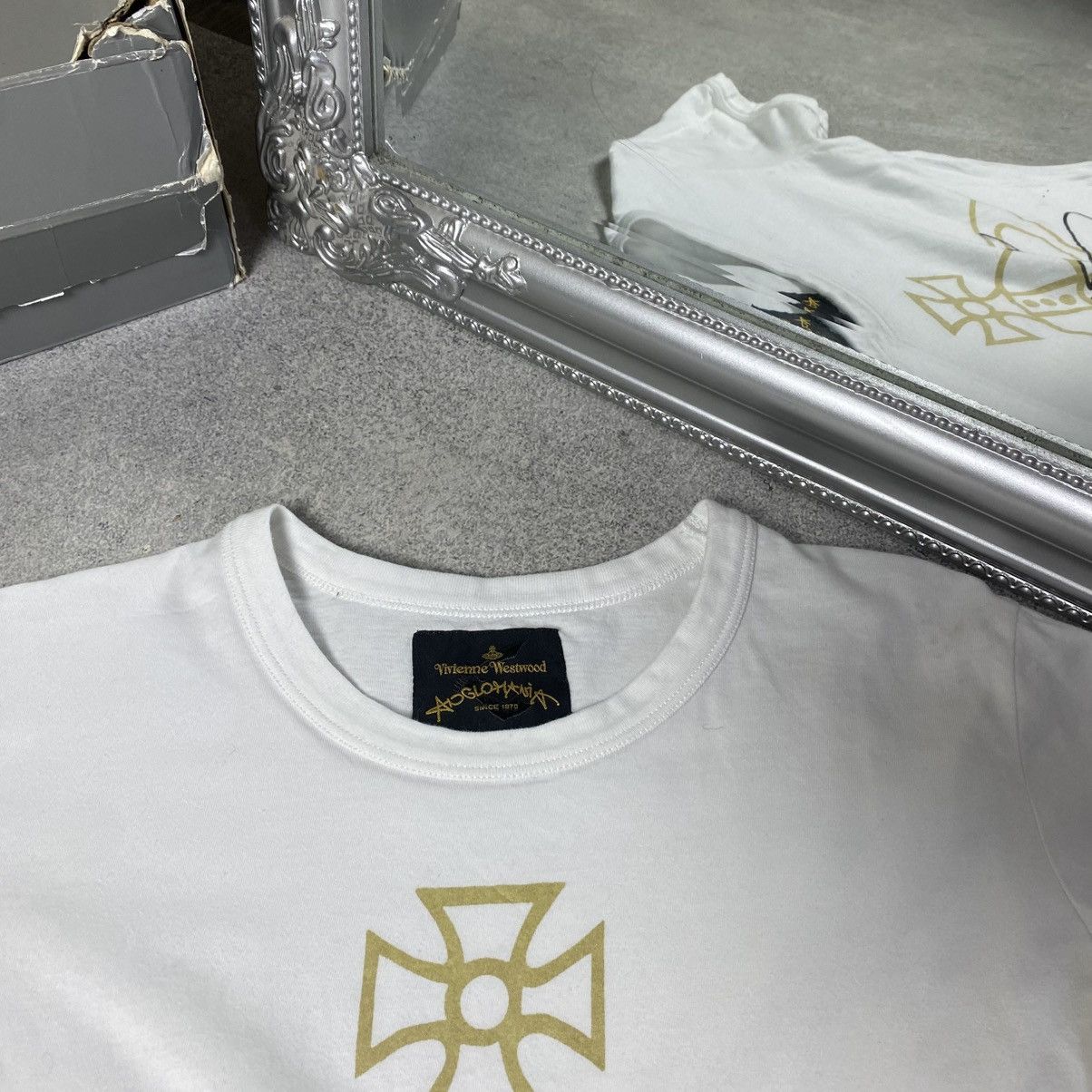 Vivienne Westwood Vivienne Westwood Big Logo T shirt Size US S / EU 44-46 / 1 - 5 Thumbnail