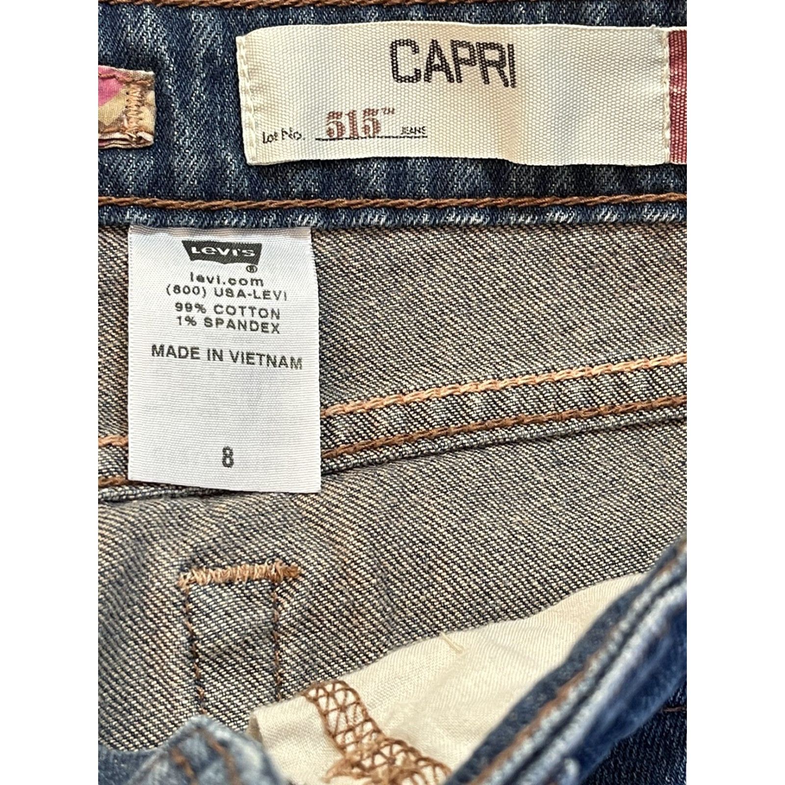 Levi's Levi's Capri Jeans Capris Women 8 Blue Denim Embroidered Pockets 515 Mid Rise 20in Inseam Size ONE SIZE - 2 Thumbnail
