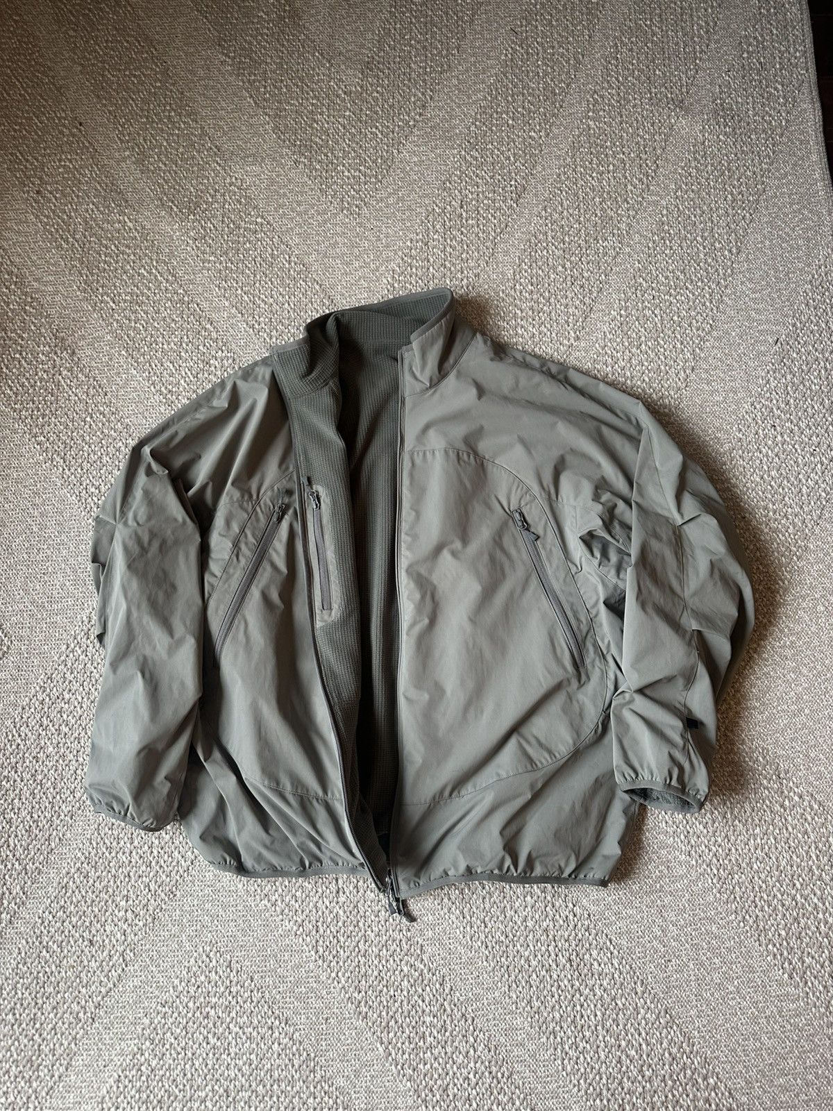 DAIWA PIER39 TECH REVERSIBLE MIL ECWCS STAND JACKET — WOLF GREY Size US XL / EU 56 / 4 - 4 Thumbnail