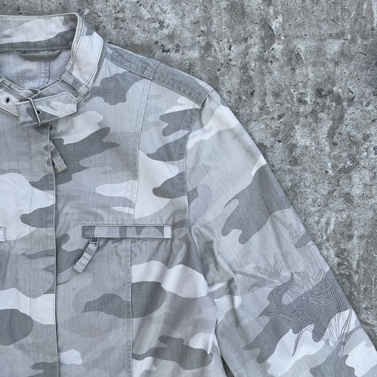Japanese Brand Vintage Camo Japanese Style Light Jacket Y2K Style USA Size S / US 4 / IT 40 - 6 Thumbnail