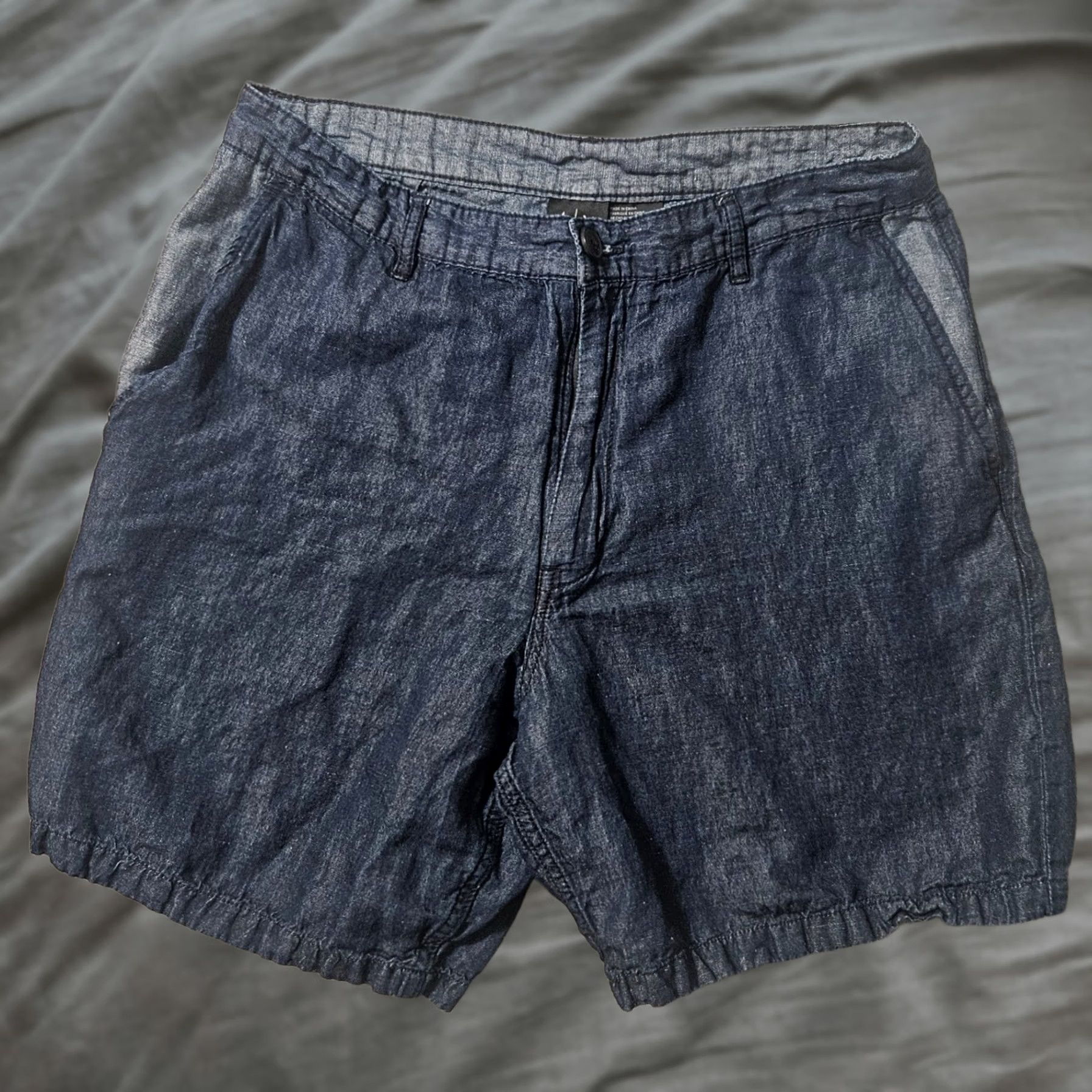 Armani Exchange Armani Exchange A|X Shorts Mens 33 Bermuda Dark Blue Chambray Cotton Linen Size US 33 - 1 Thumbnail