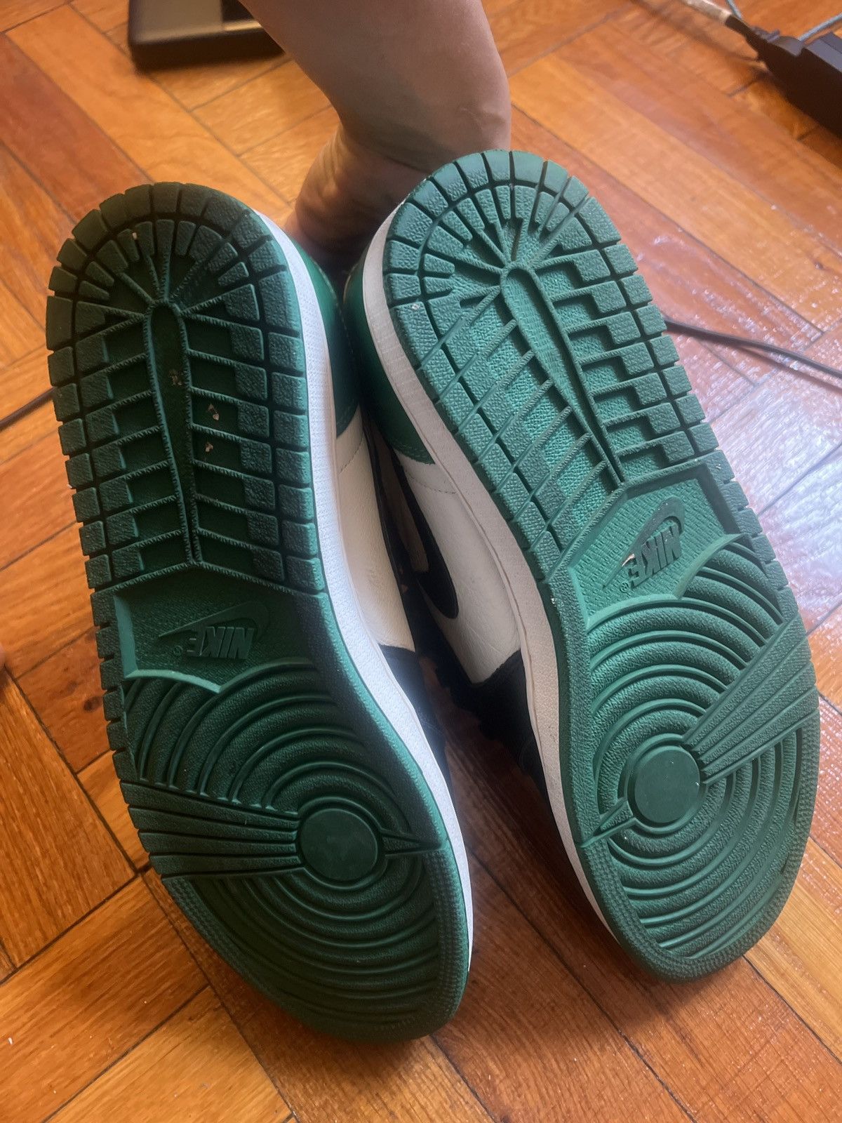 Jordan Brand Air Jordan 1 Retro High OG ‘Pine Green’ Size US 12 / EU 45 - 5 Thumbnail