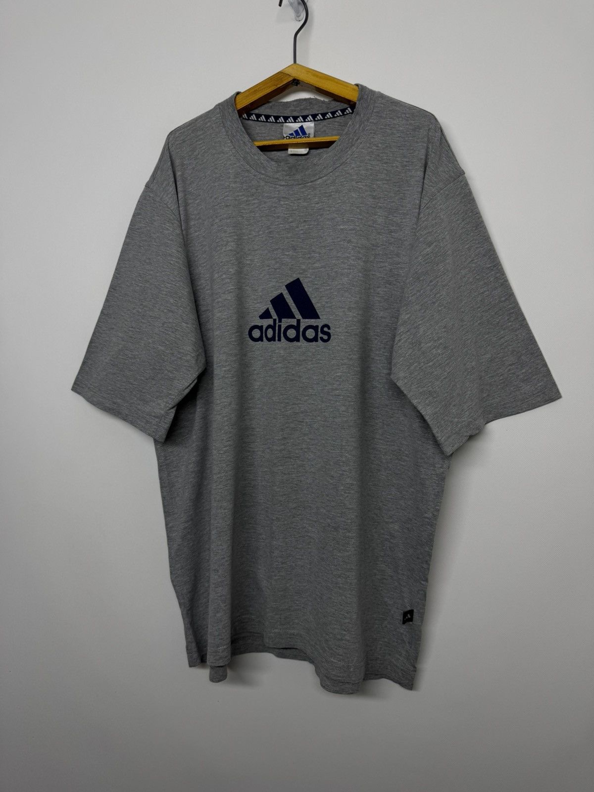 Adidas Vintage Adidas Big Logo T-Shirt 90’s Size US L / EU 52-54 / 3 - 4 Thumbnail