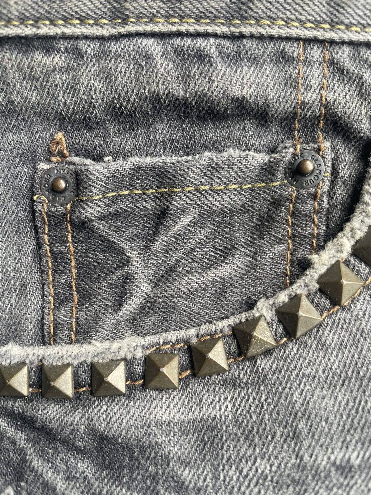 Hysteric Glamour Hysteric Glamour Studed Distresed Shorts Jeans Size US 31 - 5 Thumbnail