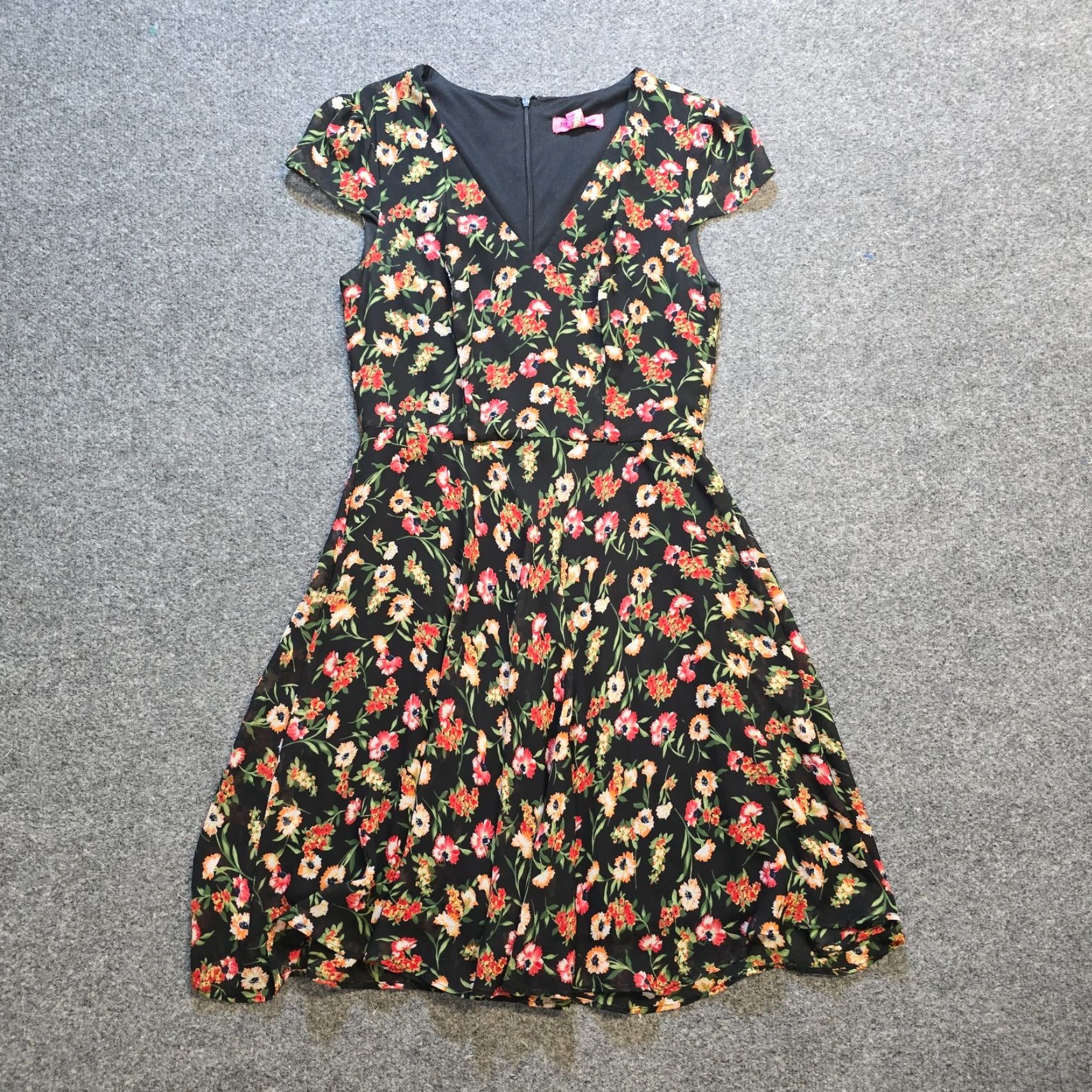 Betsey Johnson Betsey Johnson Dress Womens Size 2 Black Floral A-Line V-Neck Cocktail Party - Knee Length, Short Sleeve, Lined, Polyester Chiffon, Cap Sleeve, Zip Size XS / US 0-2 / IT 36-38 - 2 Thumbnail