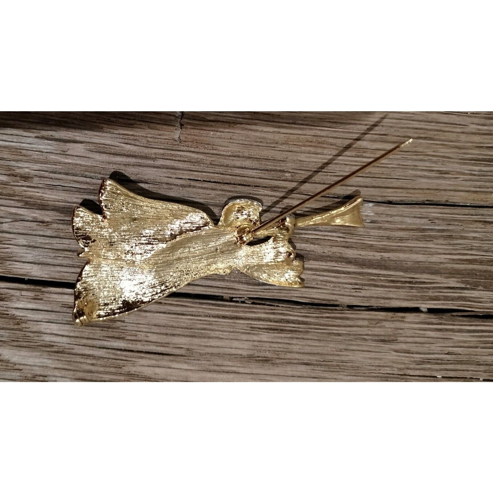 Liz Claiborne Liz Claiborne Angel Brooch Blowing Horn Silvertone Metal Pin Size ONE SIZE - 4 Thumbnail