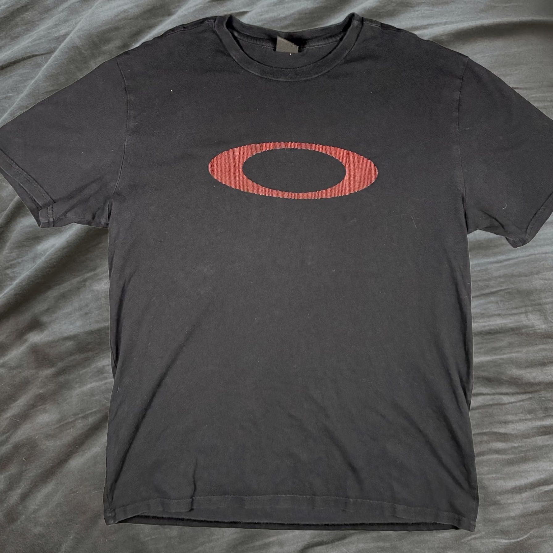Oakley T-Shirt 1XL Black Red Center Logo Regular Fit Ss Y2K Mens, Men's
