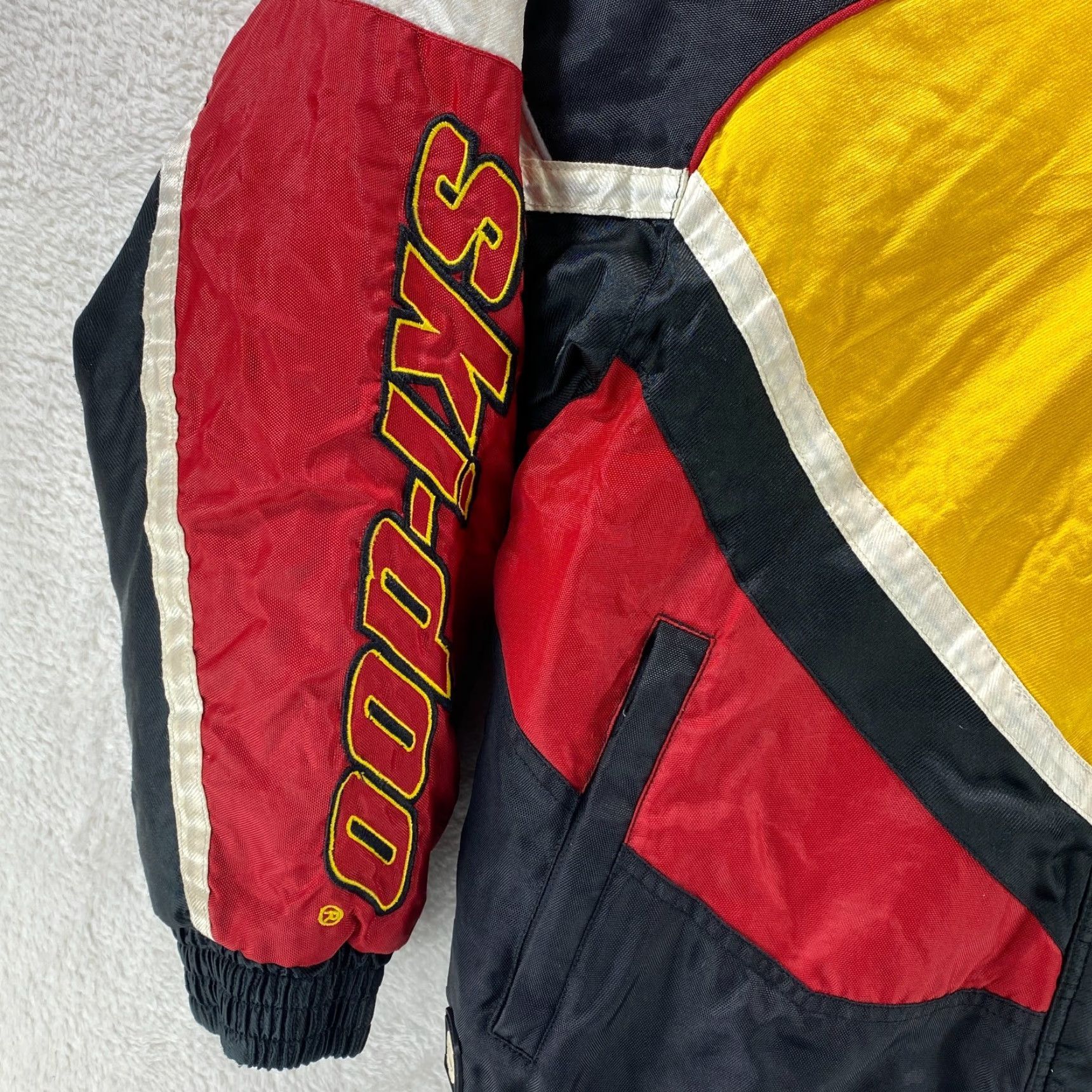 Vintage VINTAGE Ski-Doo Racing Bomber Jacket Coat Shirt Men M Red Black Yellow White VTG 90s Snowmobile Pattern Racing Pockets Zippered Size US M / EU 48-50 / 2 - 6 Thumbnail