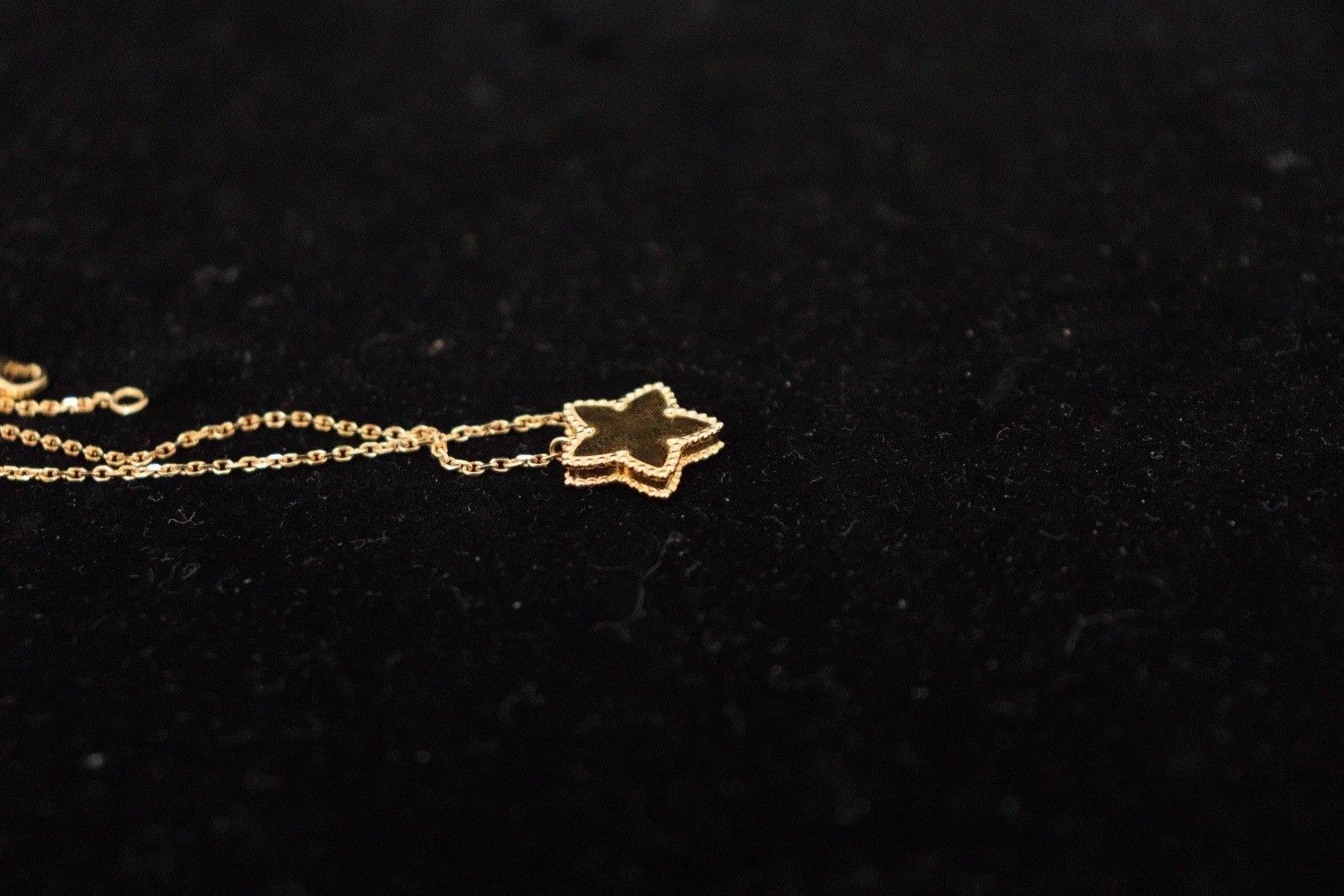 Van Cleef & Arpels VC&A 5-Pointed Star Necklace 18k Gold Double-Sided Rare JB Size ONE SIZE - 5 Thumbnail
