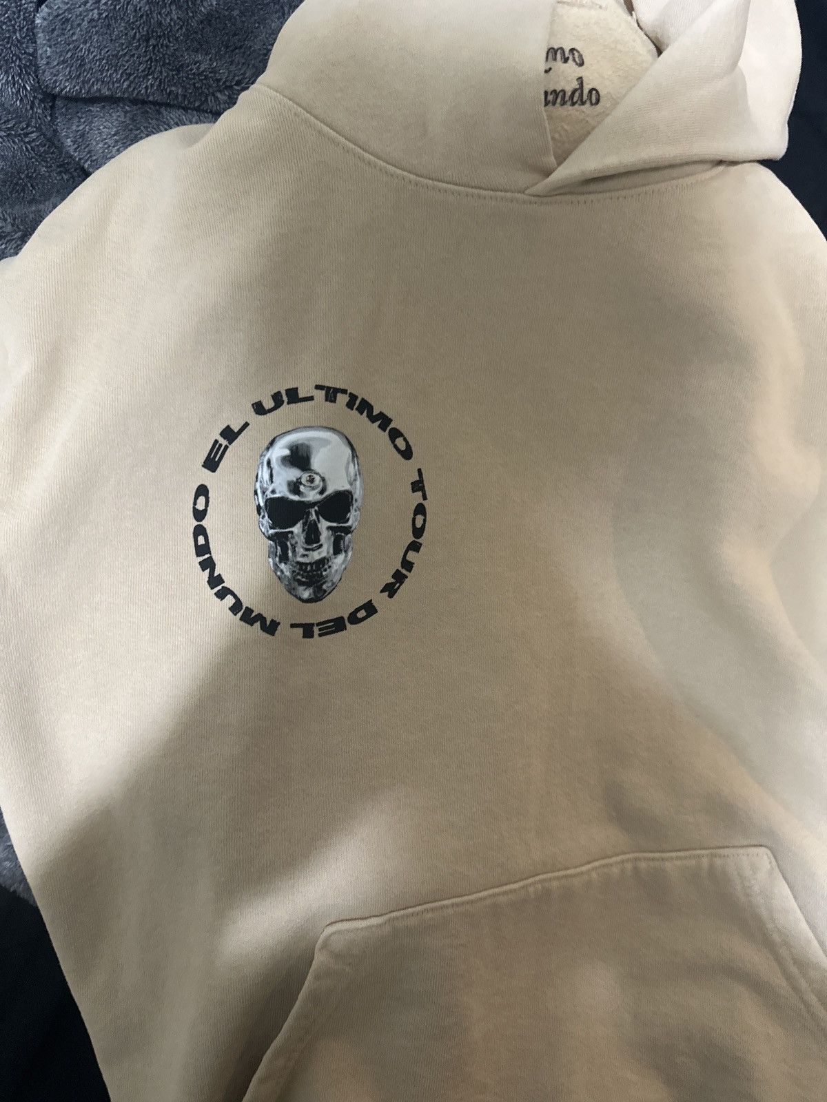 Other Bad Bunny el ultimo tour del mundo hoodie skull Size US M / EU 48-50 / 2 - 1 Thumbnail