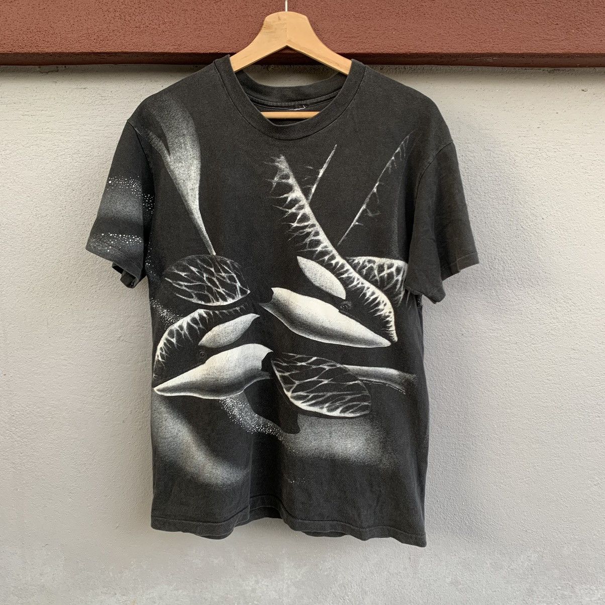Vintage Thrashed Faded 90s HarleQuin Killer Whale Art Animal Tee Size US L / EU 52-54 / 3 - 1 Thumbnail