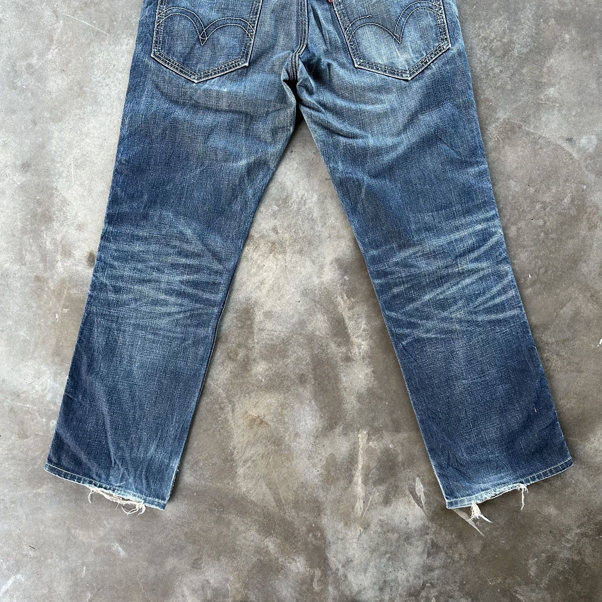 Japanese Brand Vintage Levi’s Classic Denim Distressed Faded Jean Pant W32 Size US 32 / EU 48 - 11 Thumbnail