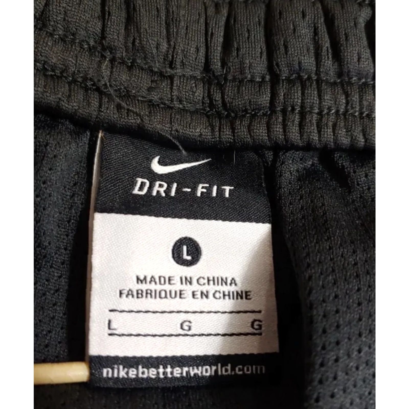 Nike Nike Shorts Mens L Dri-Fit Gray Solid Embroidered Elastic Drawstring Pockets Athletic Inseam 9 in Gym & Training Women? No — Mens Size US 33 - 6 Thumbnail