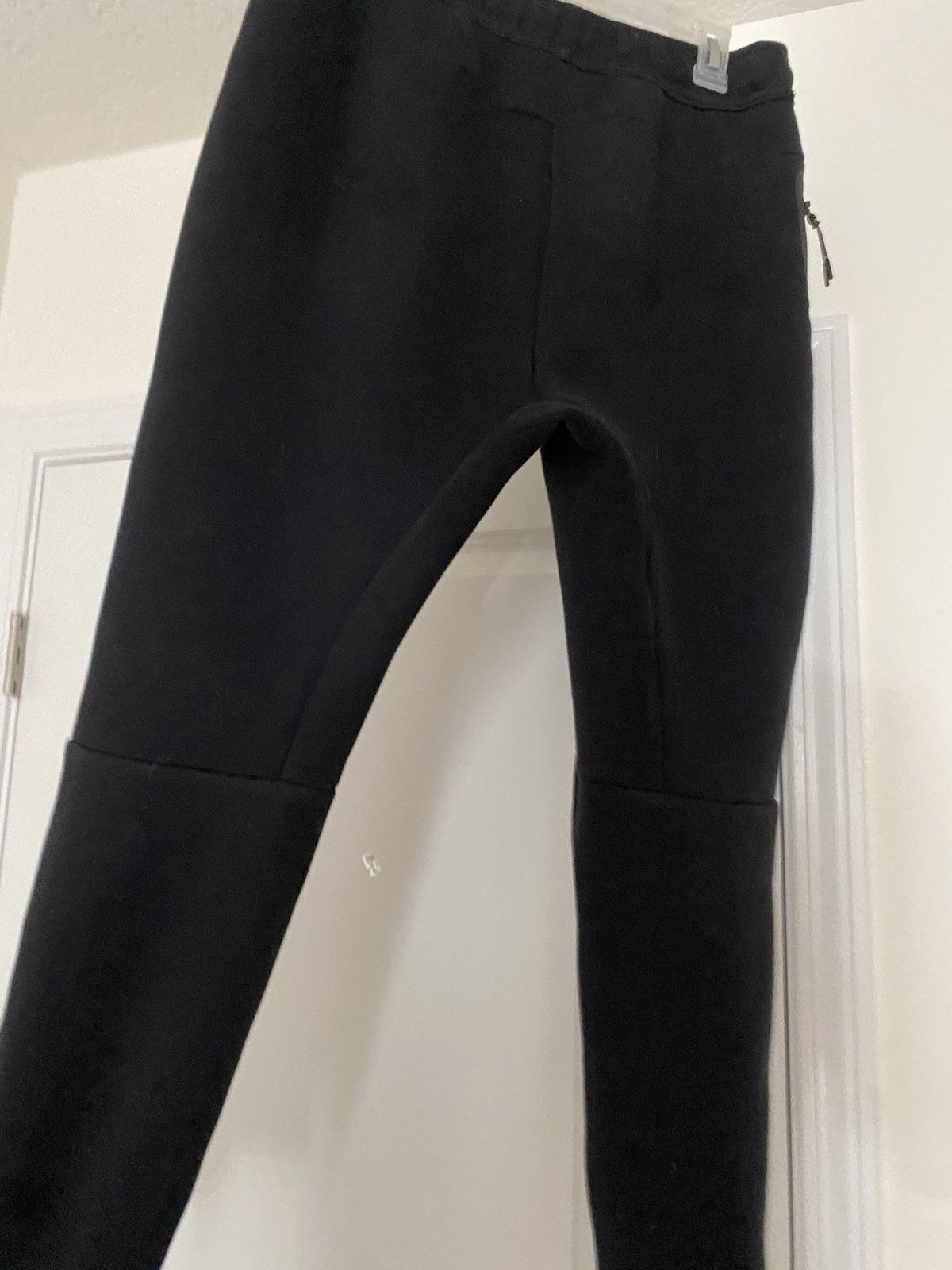 Nike Black on black nike tech pants Size US 30 / EU 46 - 6 Thumbnail
