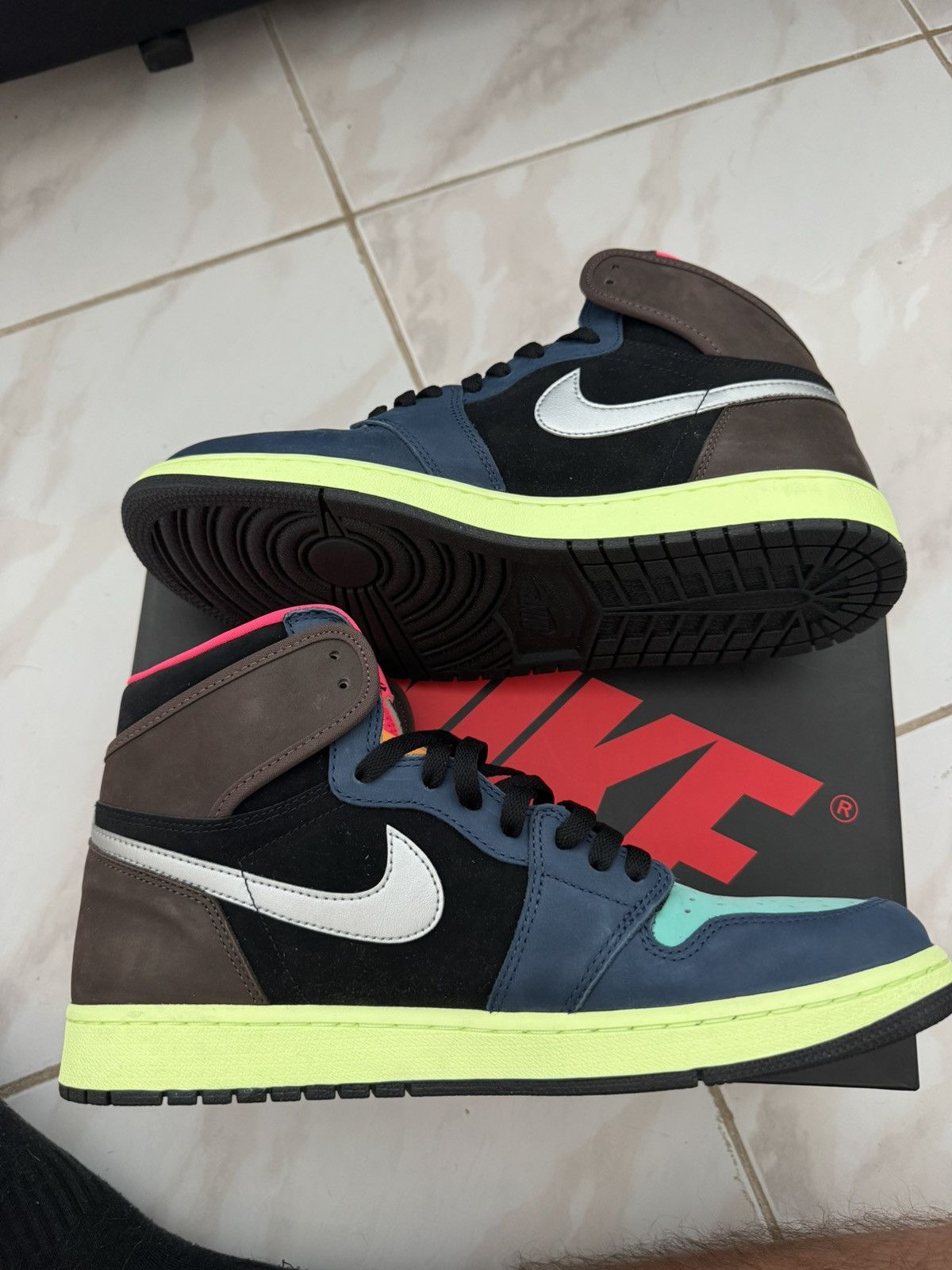Jordan Brand Jordan 1 Tokyo Bio Hack Size 12 Worn 1x OG Box Size US 12 / EU 45 - 3 Thumbnail