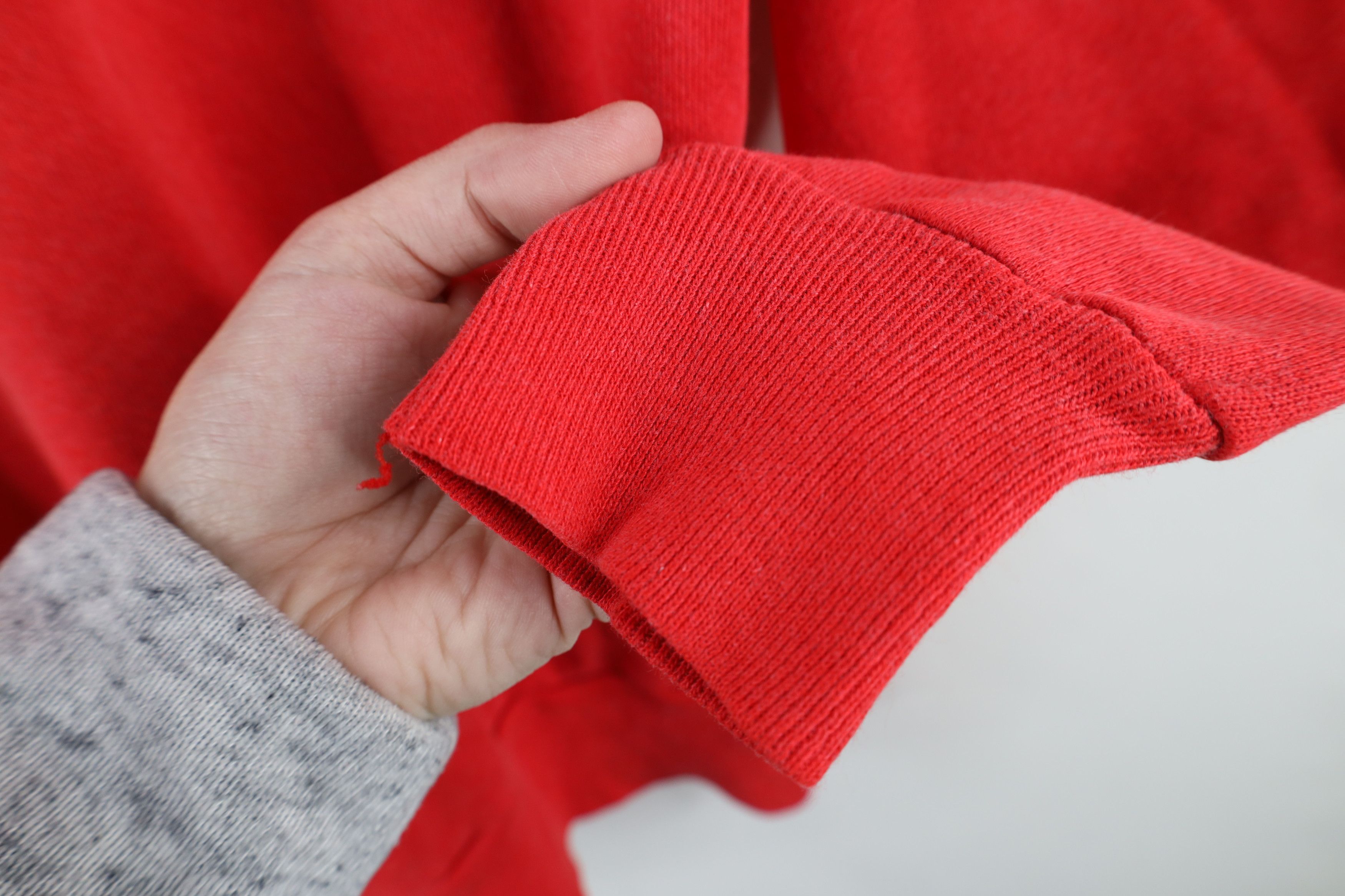Vintage Vintage 70s 80s Streetwear Crewneck Sweatshirt Red USA Size US L / EU 52-54 / 3 - 9 Thumbnail