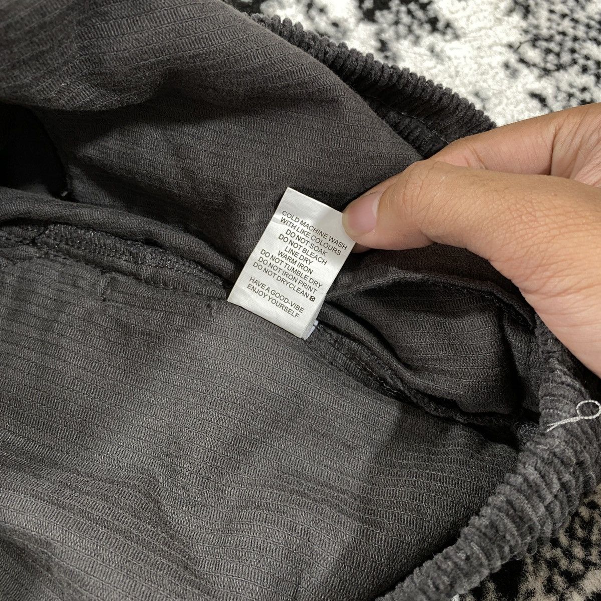 Stussy STUSSY BOX LOGO CORDUROY SHORTS IN CHARCOAL - 32 Size US 32 / EU 48 - 7 Thumbnail