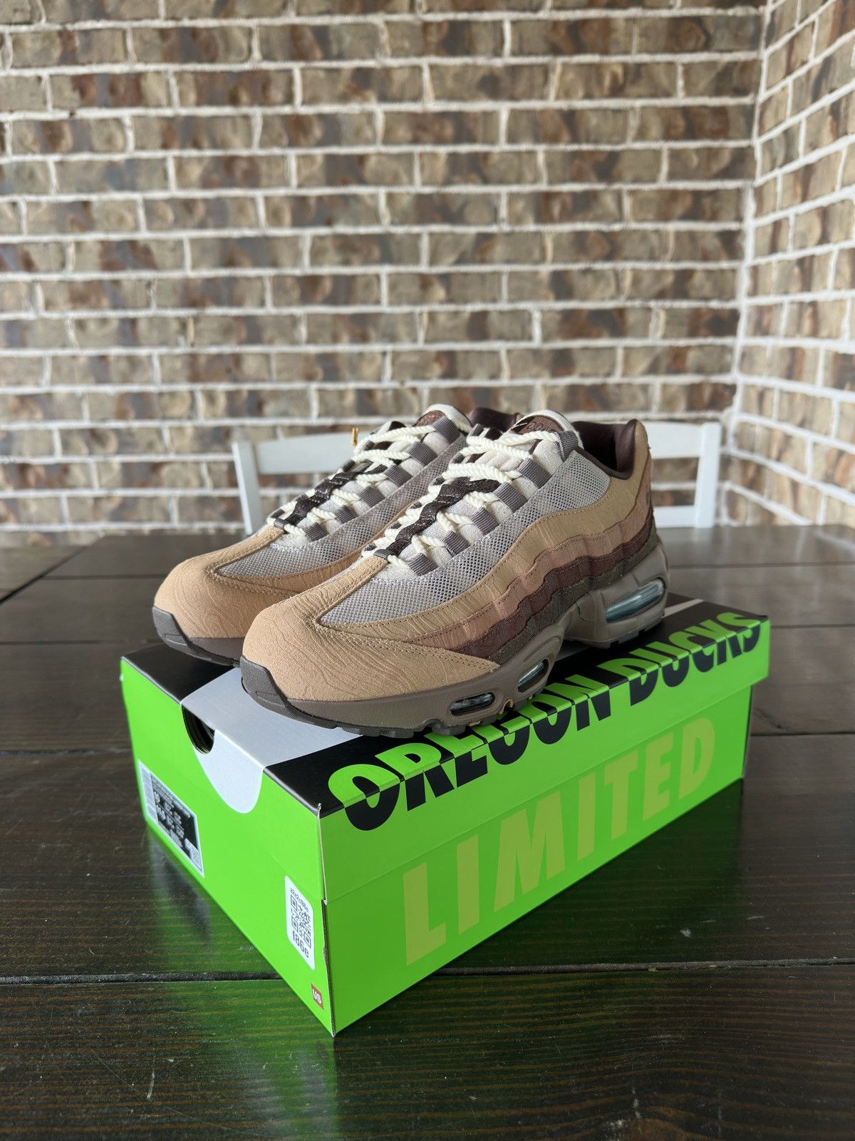 Nike Oregon Ducks x Nike Air Max 95 Lumber Yard Brown Size US 10 / EU 43 - 1 Thumbnail