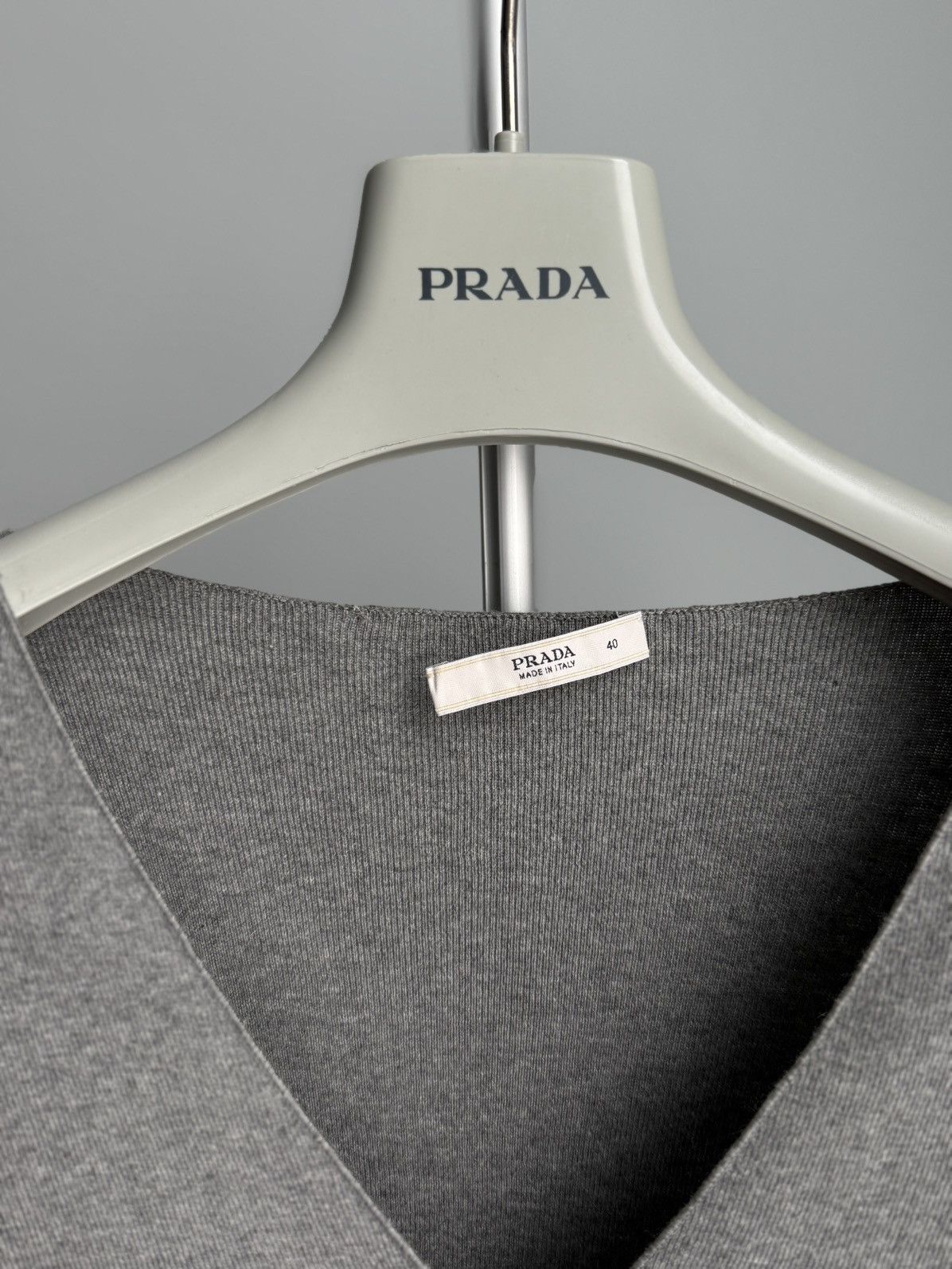 Miu Miu Prada Grey Cotton V-Neck Cardigan Button Front Knit Sweater Size S / US 4 / IT 40 - 10 Thumbnail
