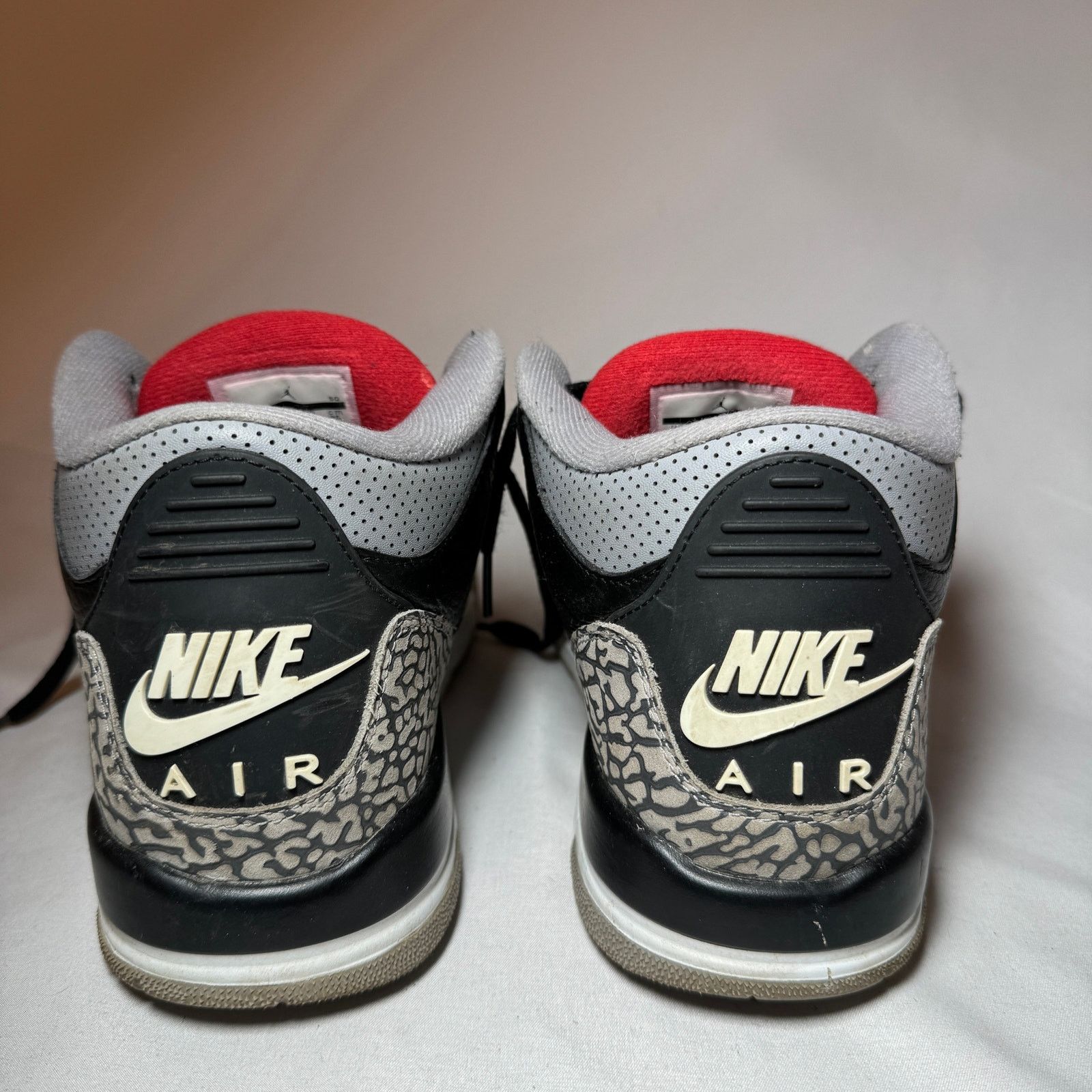 Jordan Brand × Nike Size 7 - Nike Air Jordan 3 Retro OG BG Black Cement 2018 Size US 7 / EU 40 - 6 Thumbnail