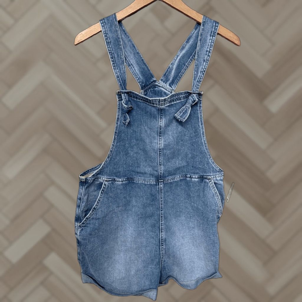 Vintage Aerie Woman’s Denim Short Overalls Medium Blue Cut-Off Denim Shorts Overalls Women M Blue 90s? Size 32" / US 10 / IT 46 - 1 Thumbnail