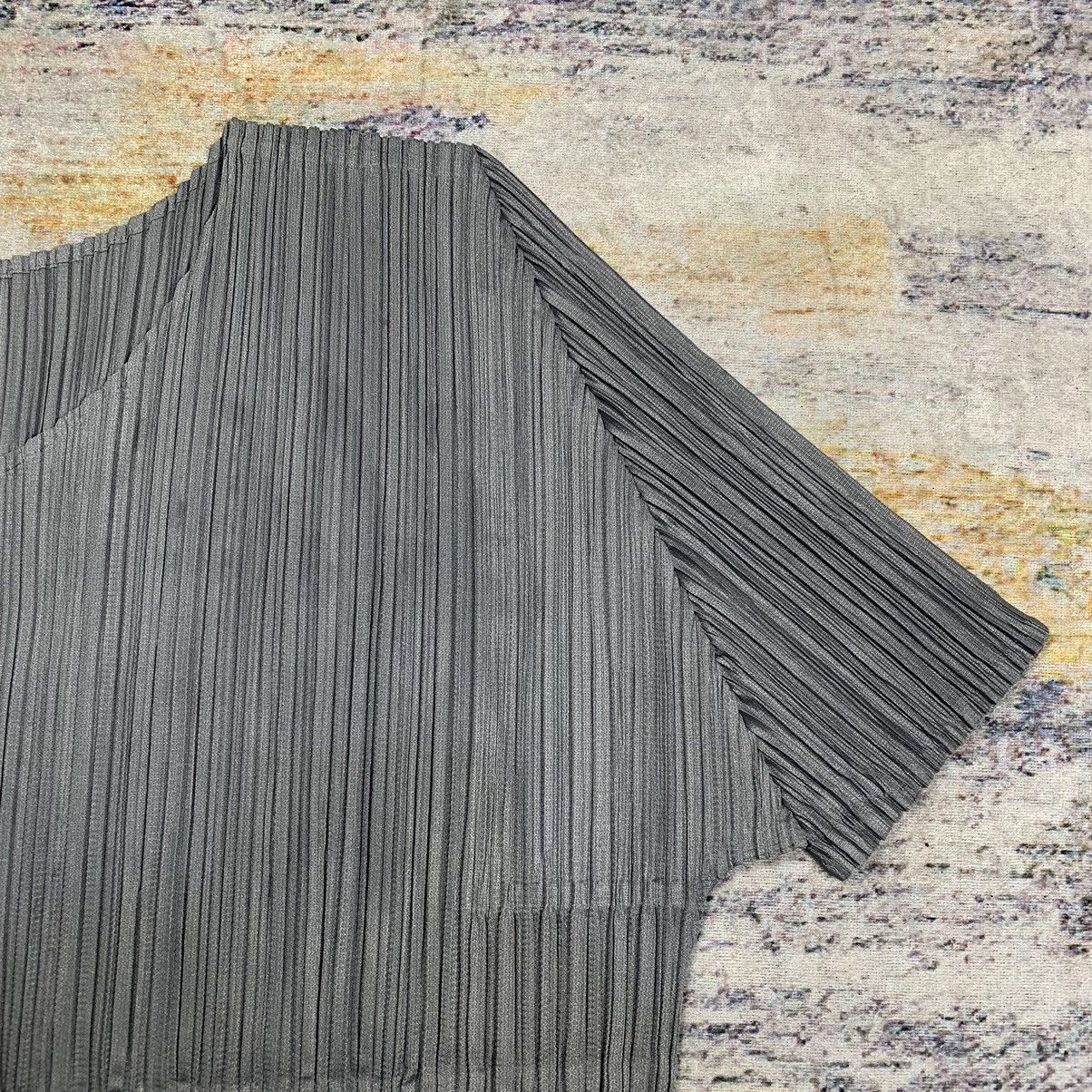Pleats Please Issey Miyake Issey miyake Pleats please pleated shirt Size M / US 6-8 / IT 42-44 - 4 Thumbnail