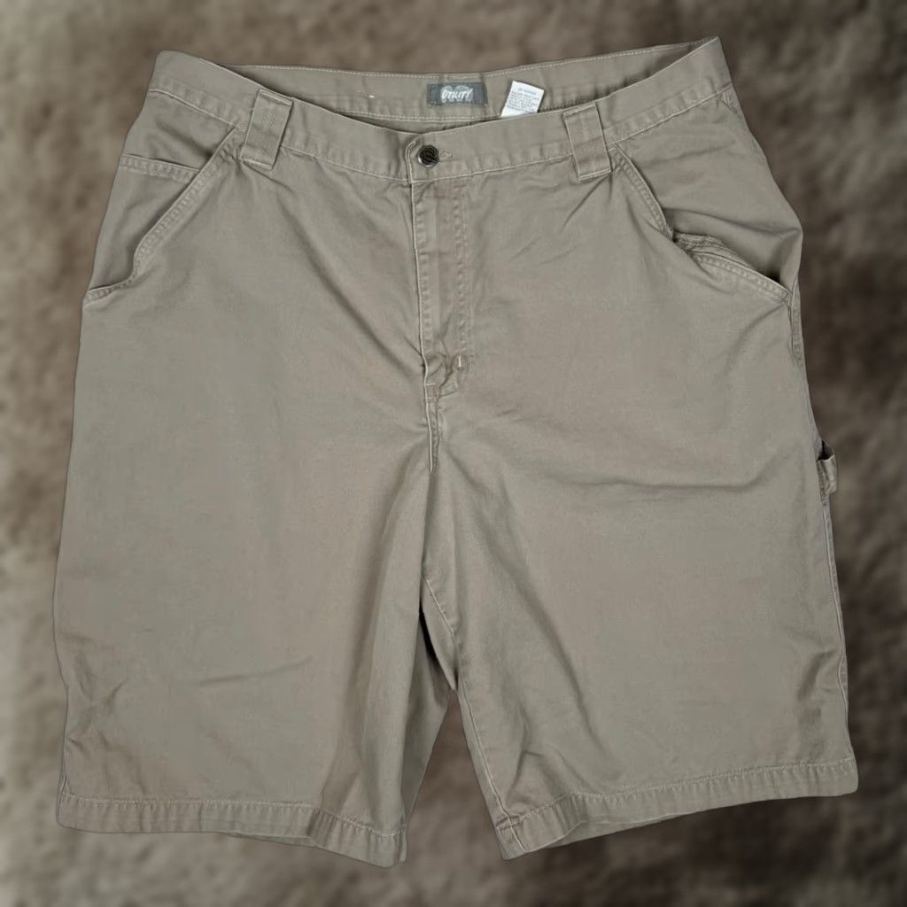 Vintage VINTAGE Utility Cargo Shorts Mens 36 Beige Cotton Cargo Shorts Utility Men Beige 36 Casual Workwear Pockets 11in Inseam Flat Front Knee-High? (No) Size US 36 / EU 52 - 1 Thumbnail