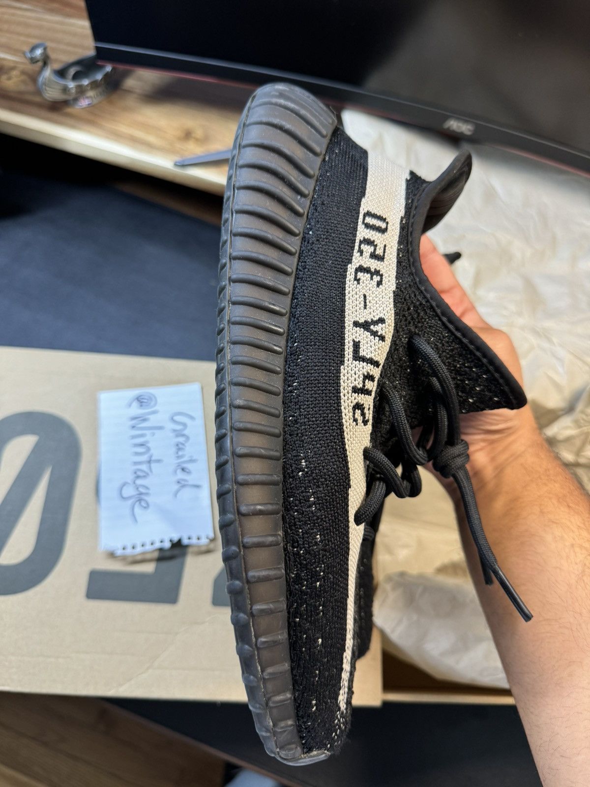 Adidas × Kanye West × Yeezy Yeezy Boost 350 V2 Oreo - 9.5M - Good Condition Size US 9.5 / EU 42-43 - 21 Thumbnail