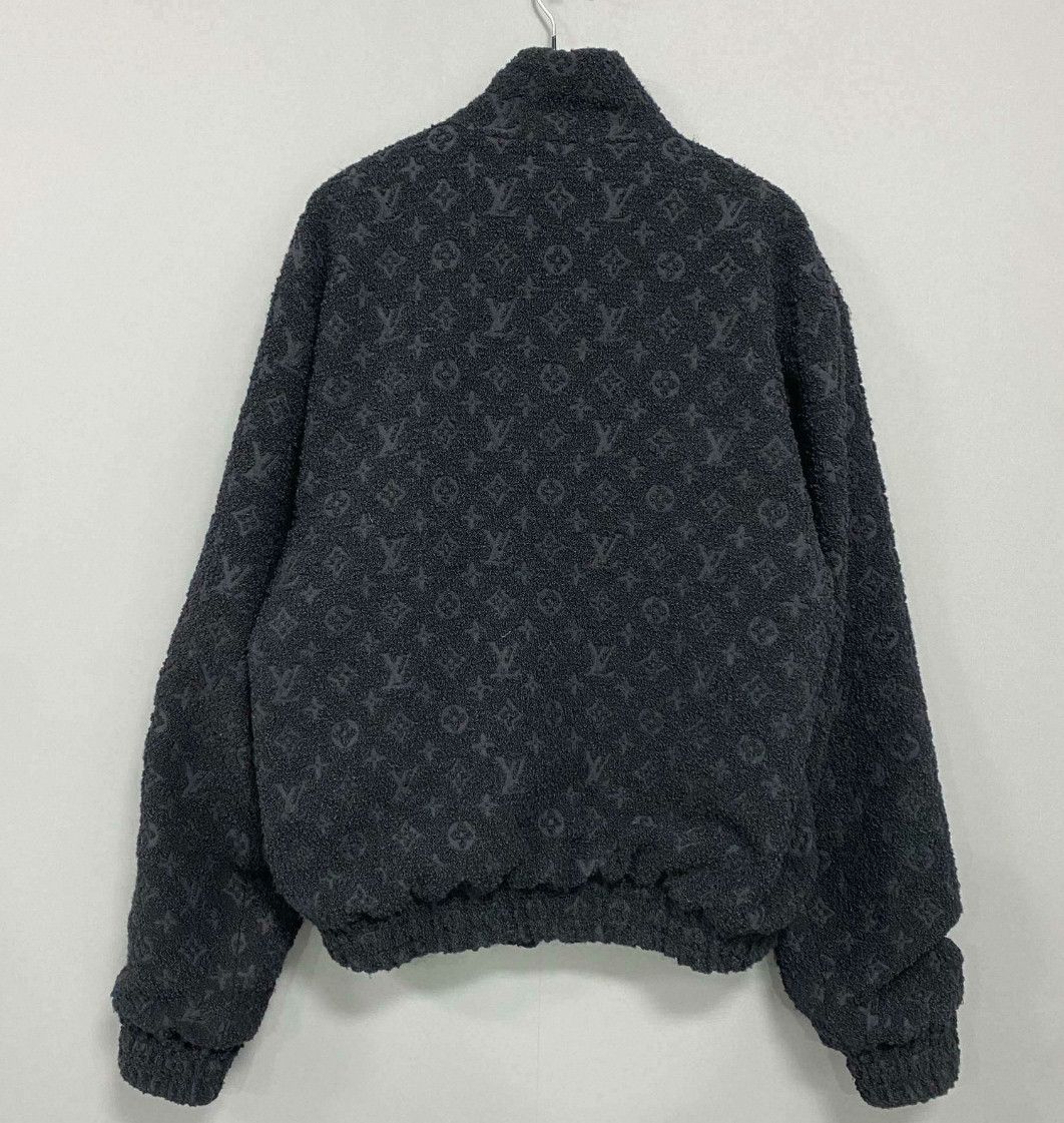 Louis Vuitton Louis Vuitton 24 black zippered belted fleece jacket Size US M / EU 48-50 / 2 - 3 Thumbnail