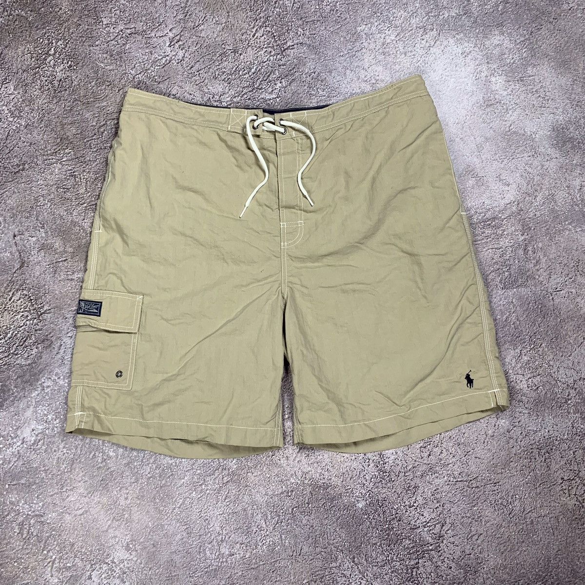 Vintage Vintage Nike Cargo Shorts Swoosh Y2K Streetwear Khaki 38 Size US 38 / EU 54 - 1 Thumbnail