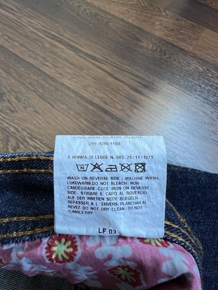 Dolce & Gabbana Dolce & Gabbana Knee Length Denim Skirt Blue Size S Size 28" / US 6 / IT 42 - 15 Thumbnail
