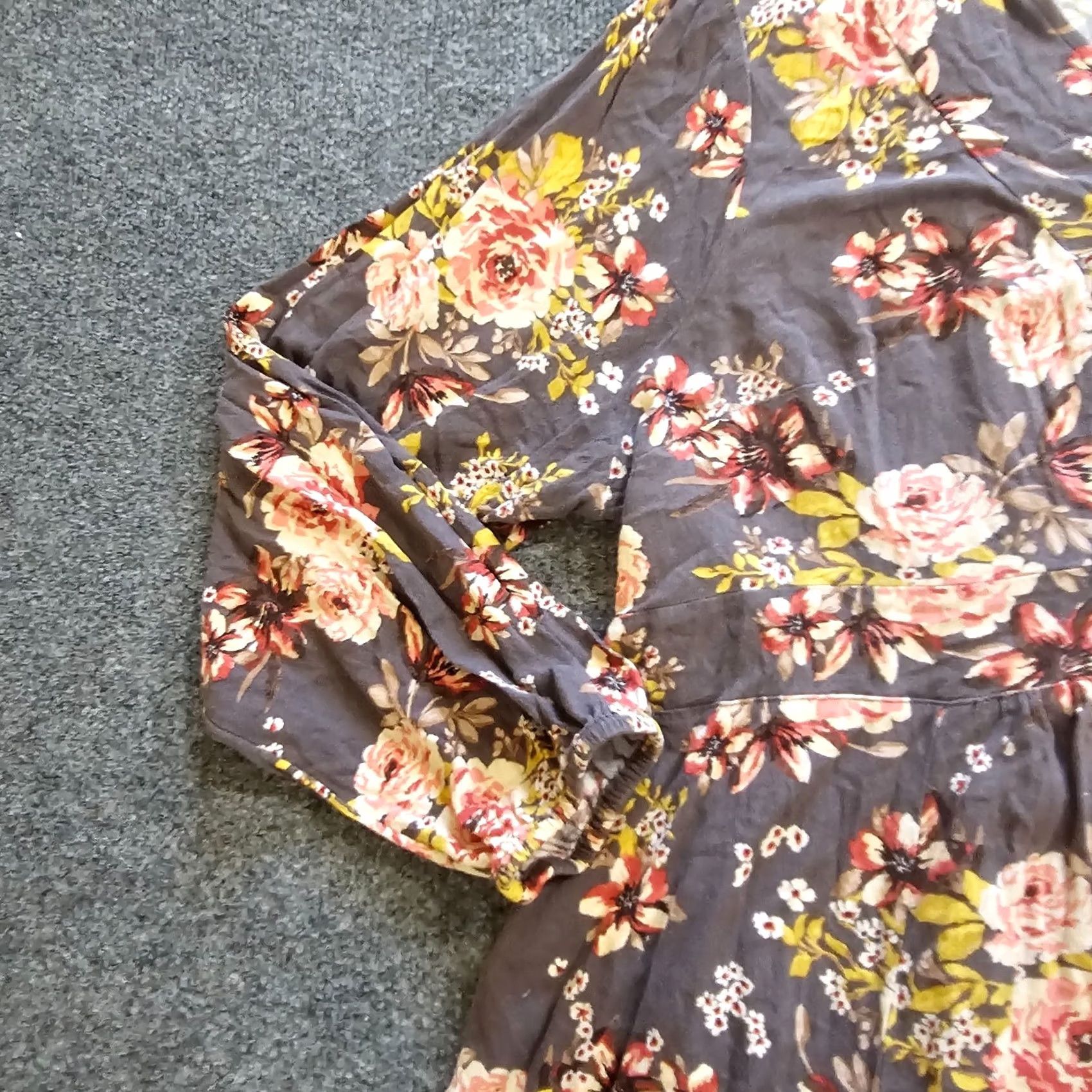 Torrid Torrid Top Womens 3X Gray Pink Floral V Neck Peplum Long Sleeve Blouse Career Casual Shirt Womens Size XXL / US 16-18 / IT 52-54 - 4 Thumbnail