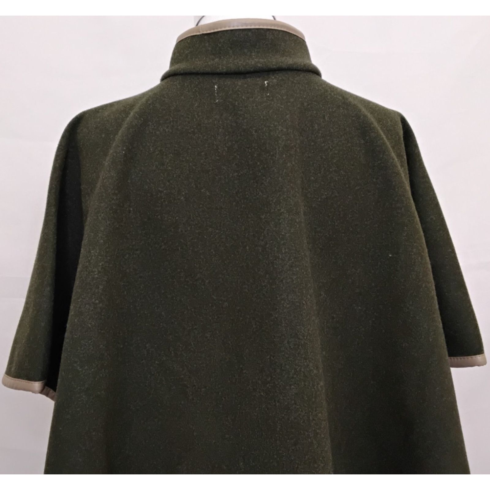 Other Rachel Zoe Poncho Cape One Size Green Olive Tan Trim NWT Size L / US 10 / IT 46 - 7 Thumbnail
