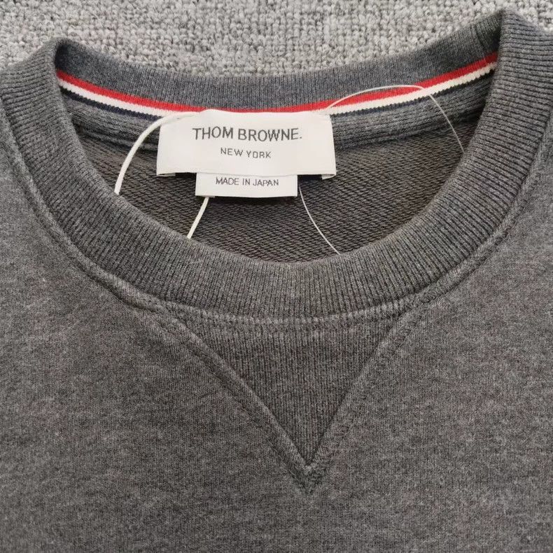 Thom Browne thom browneGrey classic four-striped round-neck pullover sw Size US L / EU 52-54 / 3 - 3 Thumbnail