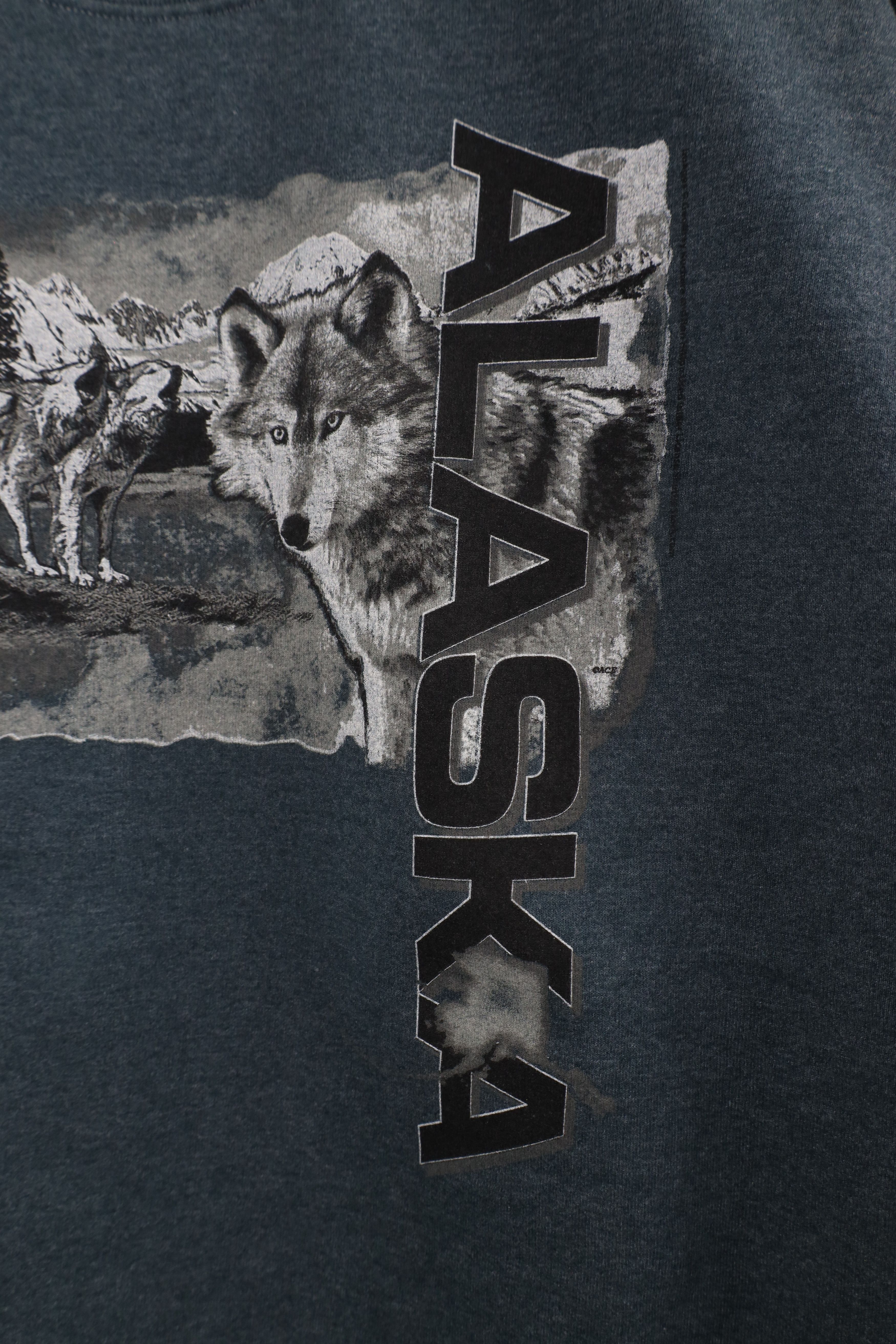 Vintage Vintage 90s Streetwear Out Alaska Wolf Crewneck Sweatshirt Size US XL / EU 56 / 4 - 5 Thumbnail