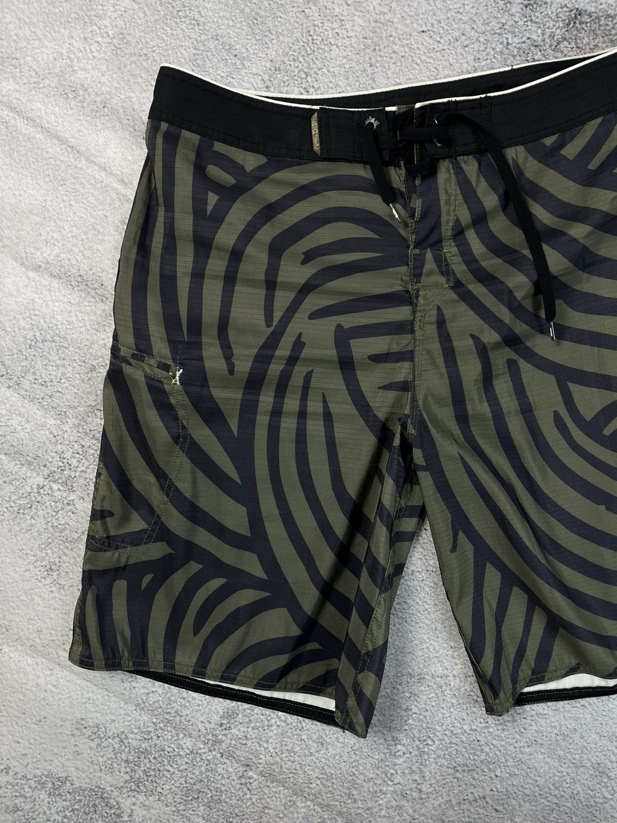 Quiksilver × Vintage Quiksilver multicolour Y2K shorts Size US 36 / EU 52 - 2 Thumbnail
