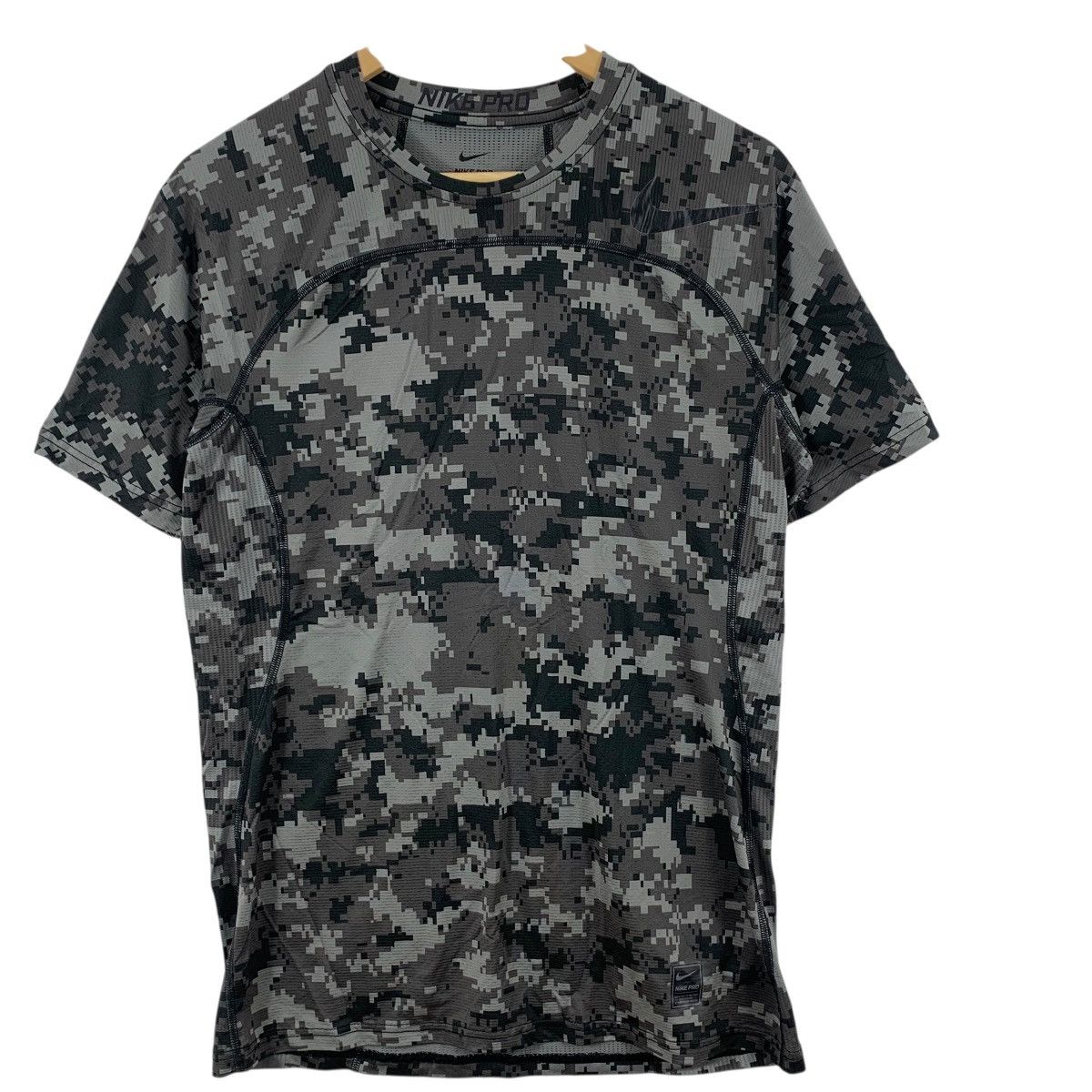 Nike NIKE PRO HYPERCOOL Collection Digital Camo Tee Shirt Top Size US L / EU 52-54 / 3 - 4 Thumbnail