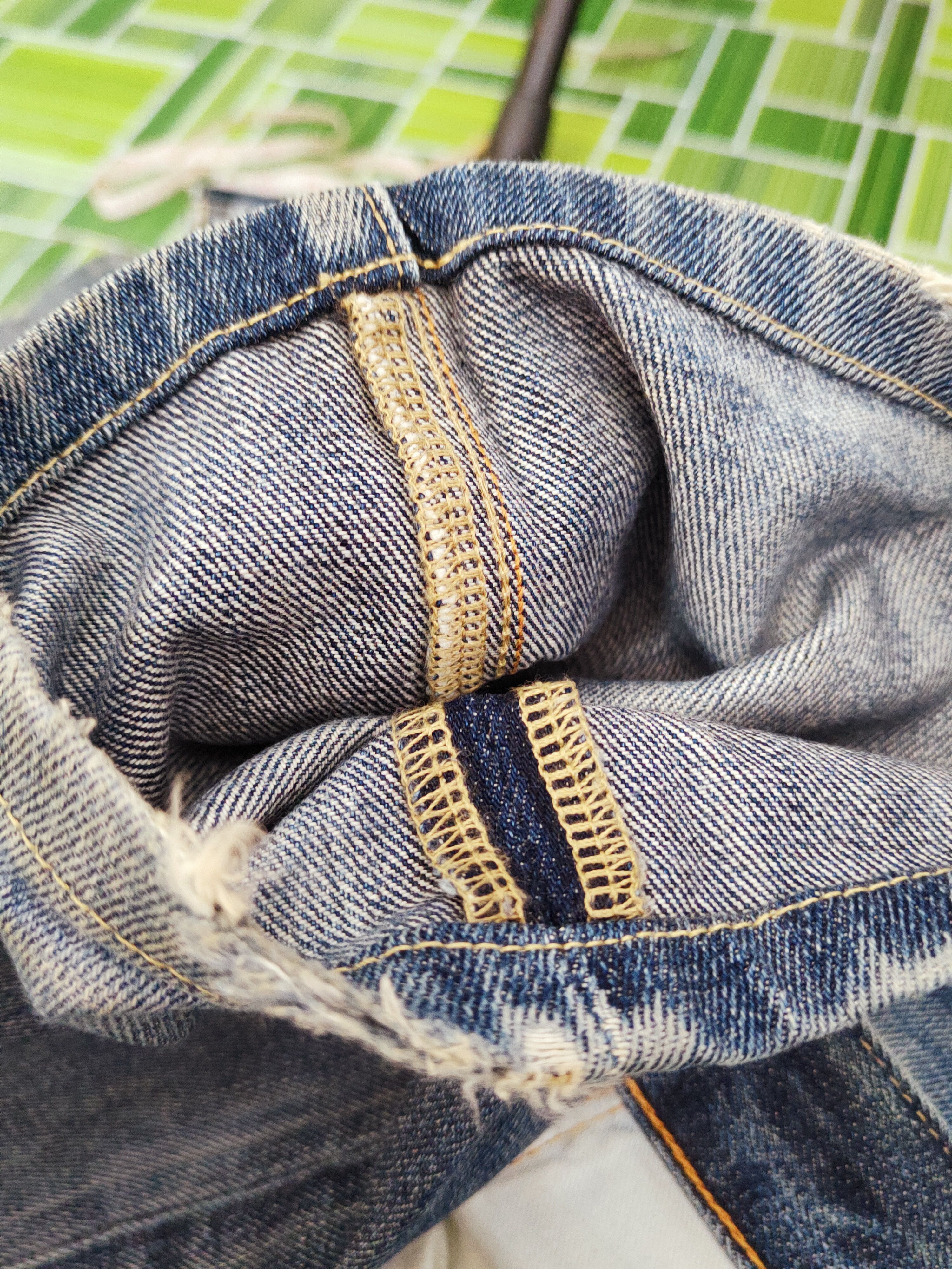 Japanese Brand Uniqlo fabric by kaihara Faded Distressed Ripped Jeans #W942 Size US 32 / EU 48 - 9 Thumbnail