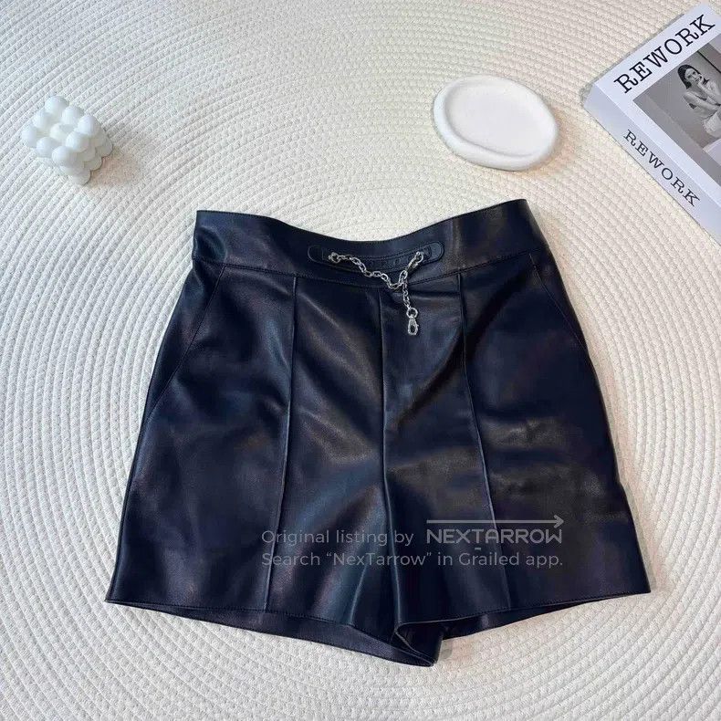 Hermes Hermes Black Lamb Leather Waist Chain Shorts Size 25" / US 0 / IT 36 - 1 Thumbnail