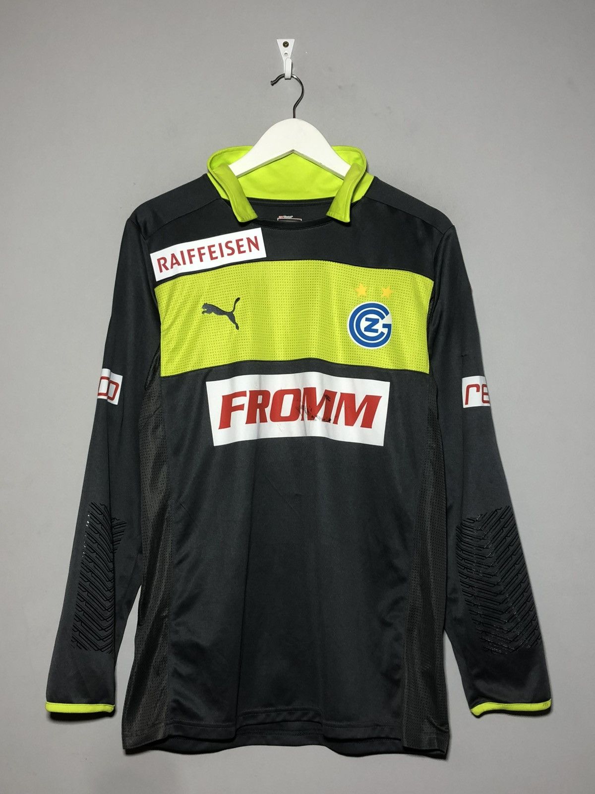 Puma Puma Grasshopper Zurich Burki Goalkeerper Match Worn Jersey Size US L / EU 52-54 / 3 - 1 Thumbnail