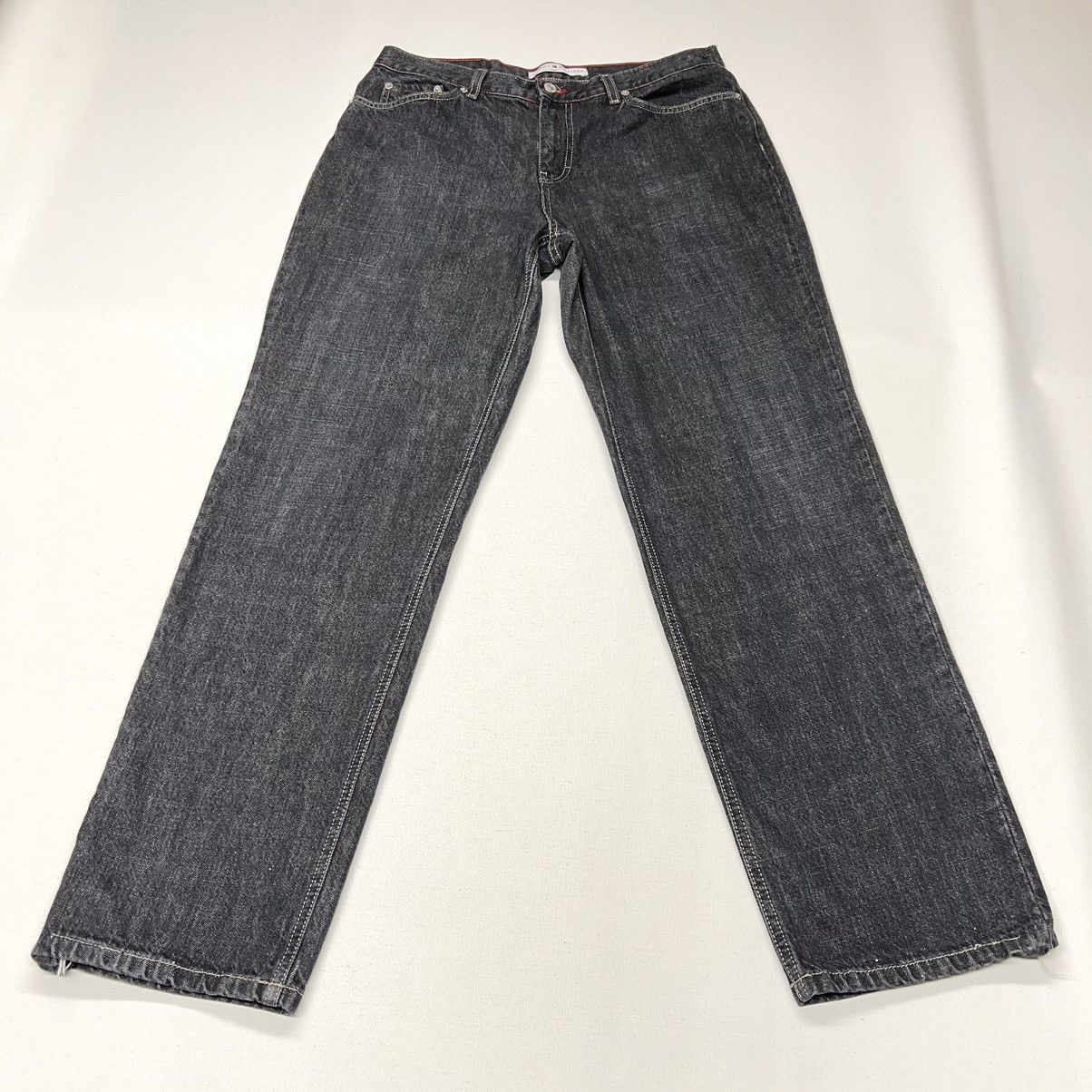Tommy Hilfiger × Vintage Tommy Hilfiger Jeans Black Blasted Boyfriend Denim Faded Size 34" / US 12 / IT 48 - 1 Thumbnail
