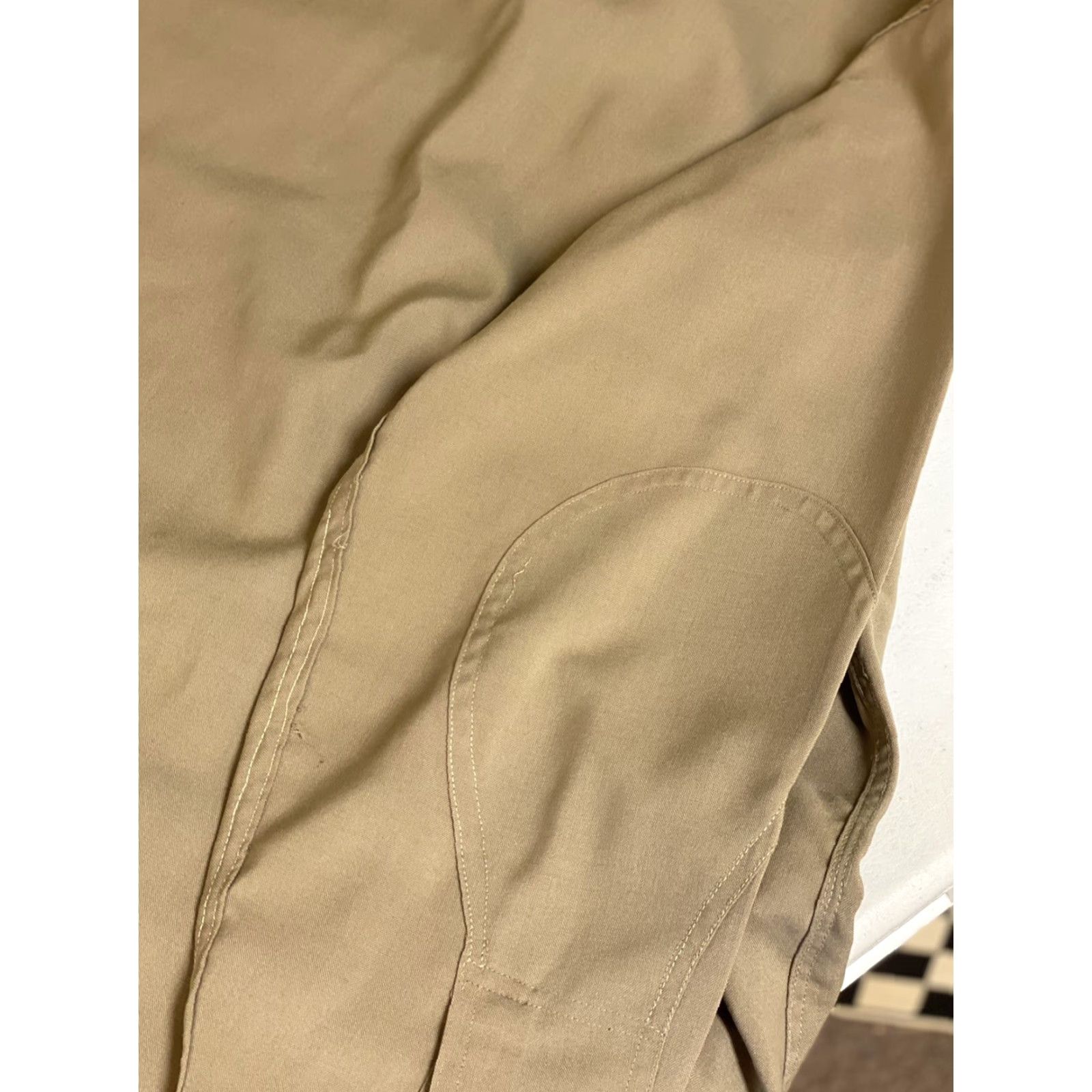 Vintage VINTAGE Elbeco Shirt Work Uniform Button Down Mens Tan Cop Top 16 34 16 Polyester Tan Workwear Mens Size US L / EU 52-54 / 3 - 7 Thumbnail