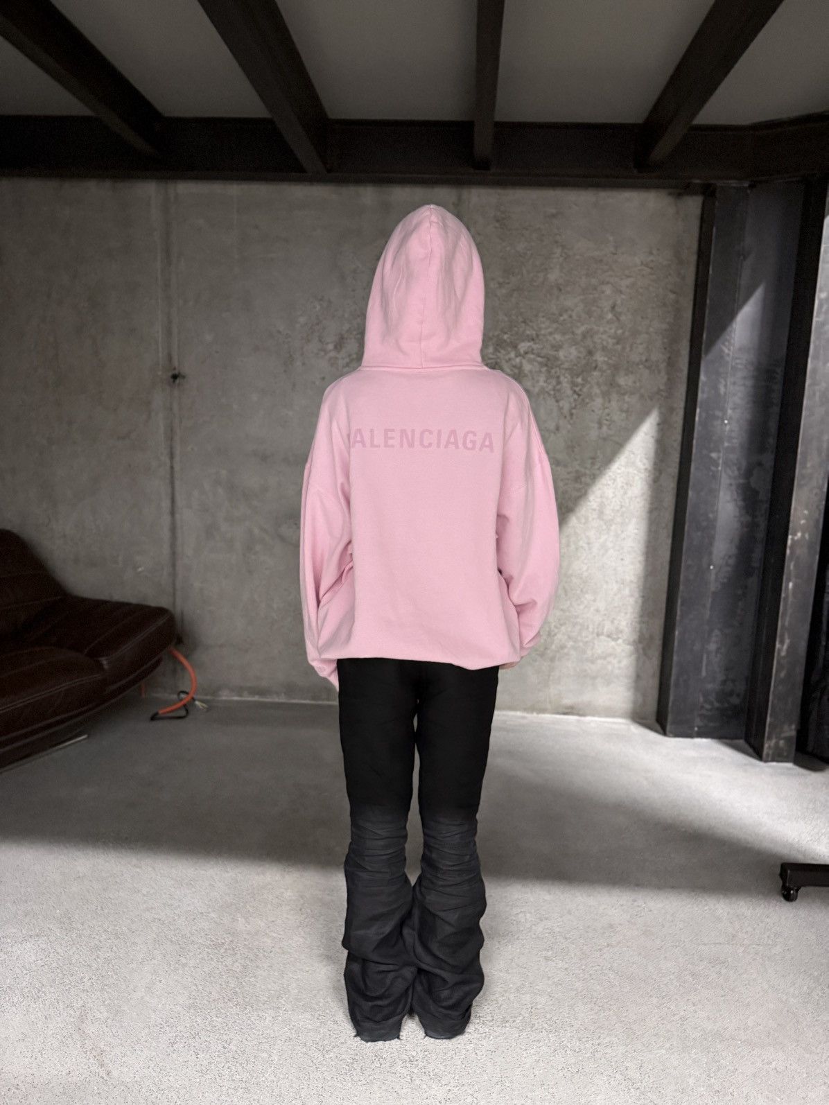 Balenciaga BALENCIAGA SS2020 Pink Embroidered Hoodie Size US S / EU 44-46 / 1 - 6 Thumbnail