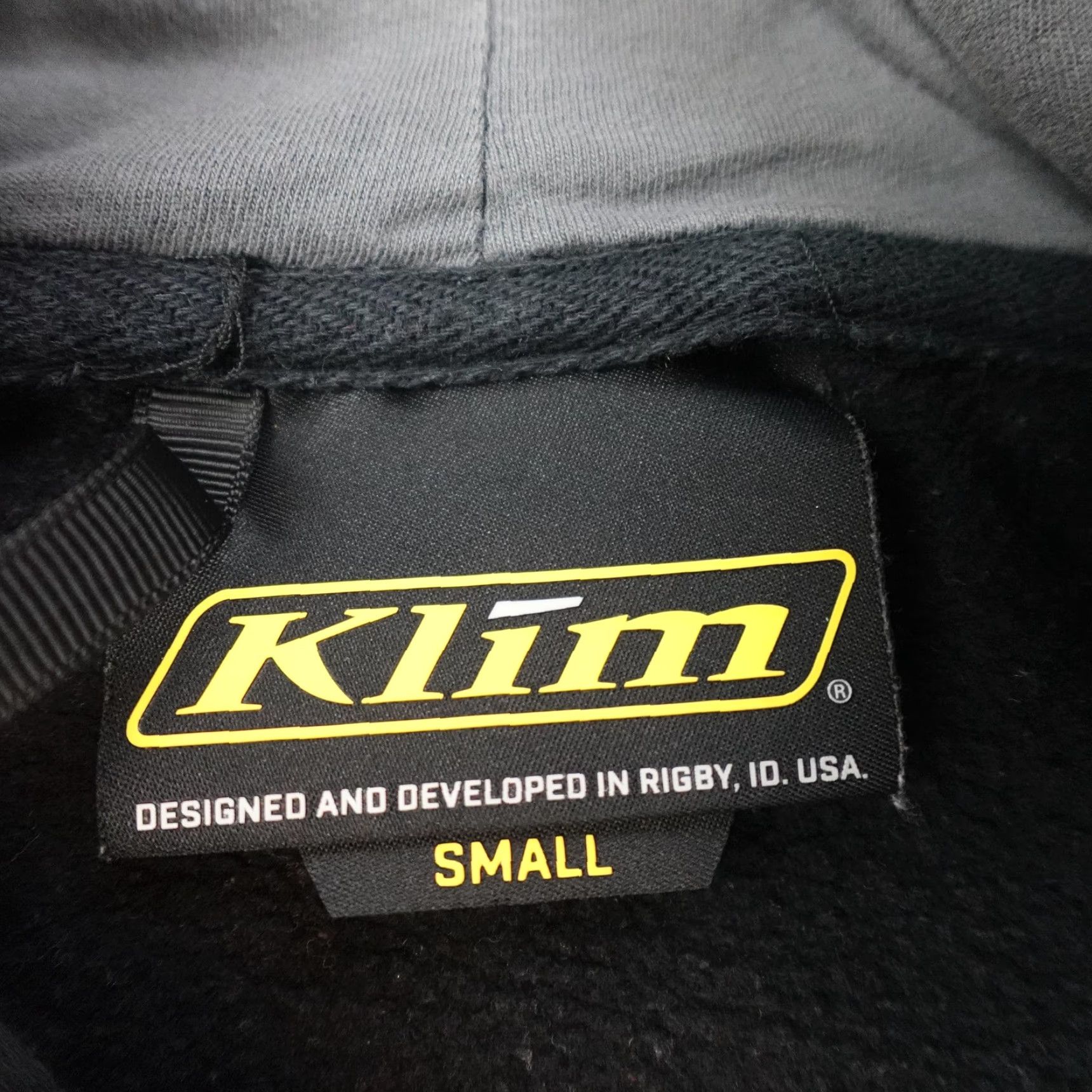 Logo 7 Klim Hoodie Mens Small Black Pullover Sweatshirt American Flag Distressed Logo Hooded Graphic Print Pockets Drawstring Size US S / EU 44-46 / 1 - 6 Thumbnail
