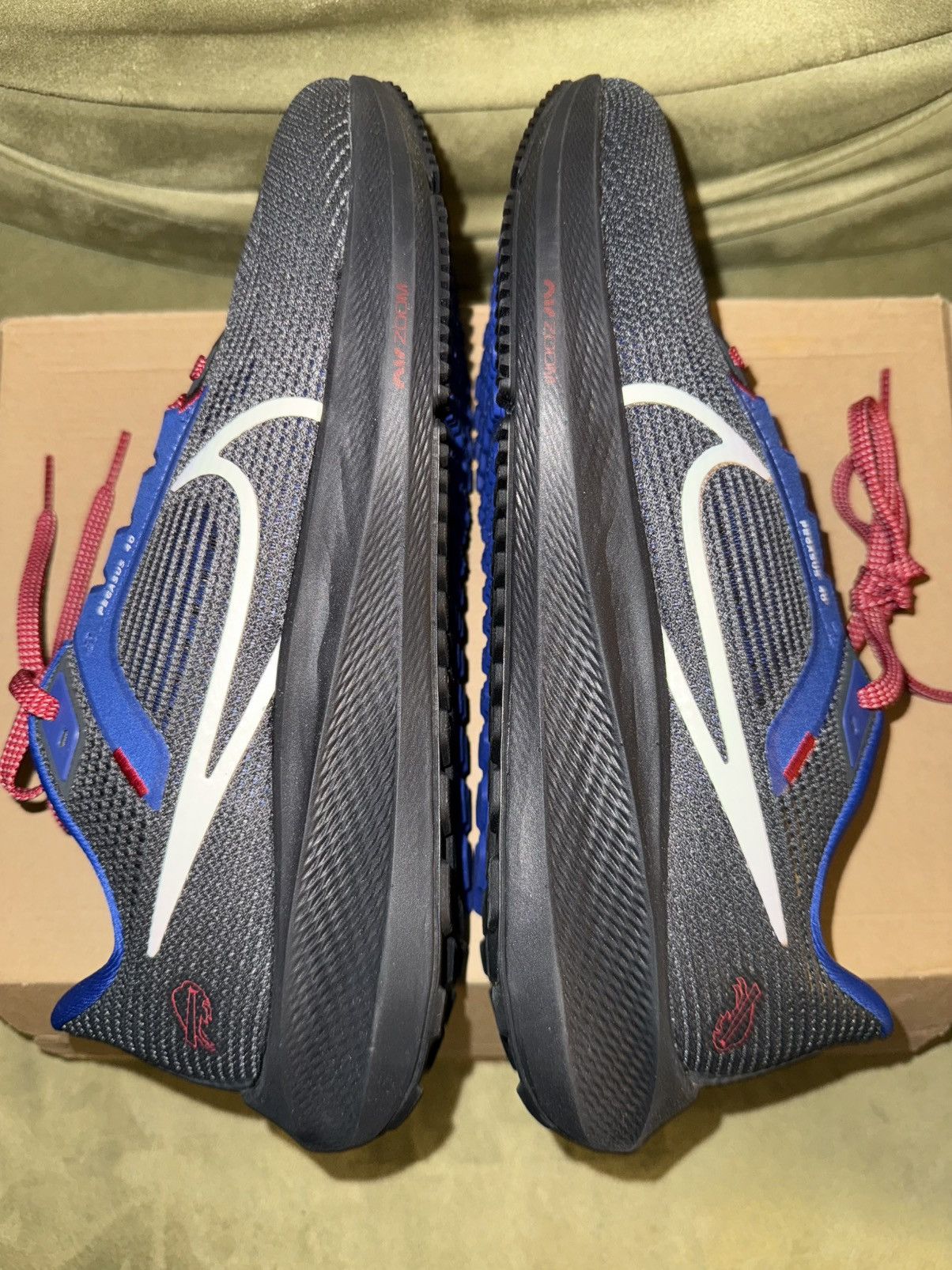 Nike Nike Air Zoom Pegasus 40 NFL “Buffalo Bills” New in Box! 9.5 Size US 9.5 / EU 42-43 - 9 Thumbnail