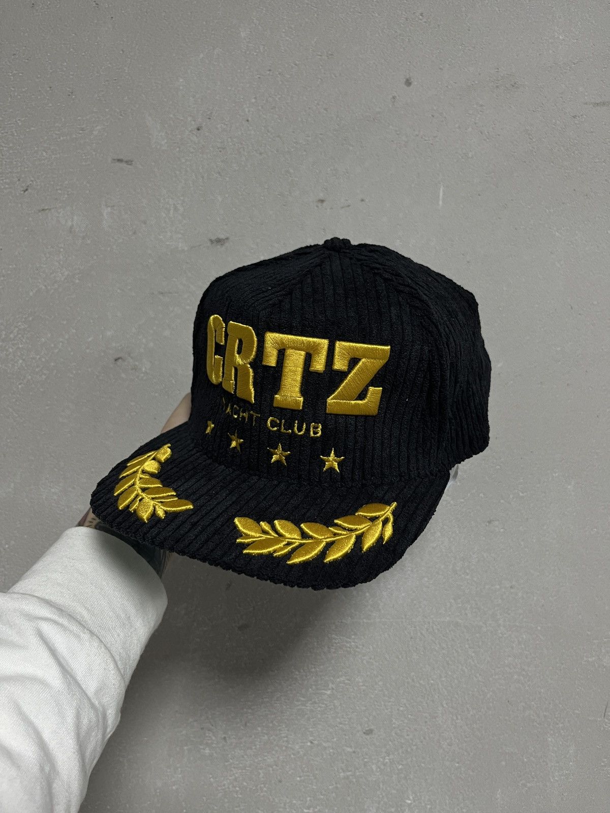 Corteiz Rare Corteiz X Soho Yacht Club Corduroy Snapback Hat Black Size ONE SIZE - 3 Thumbnail