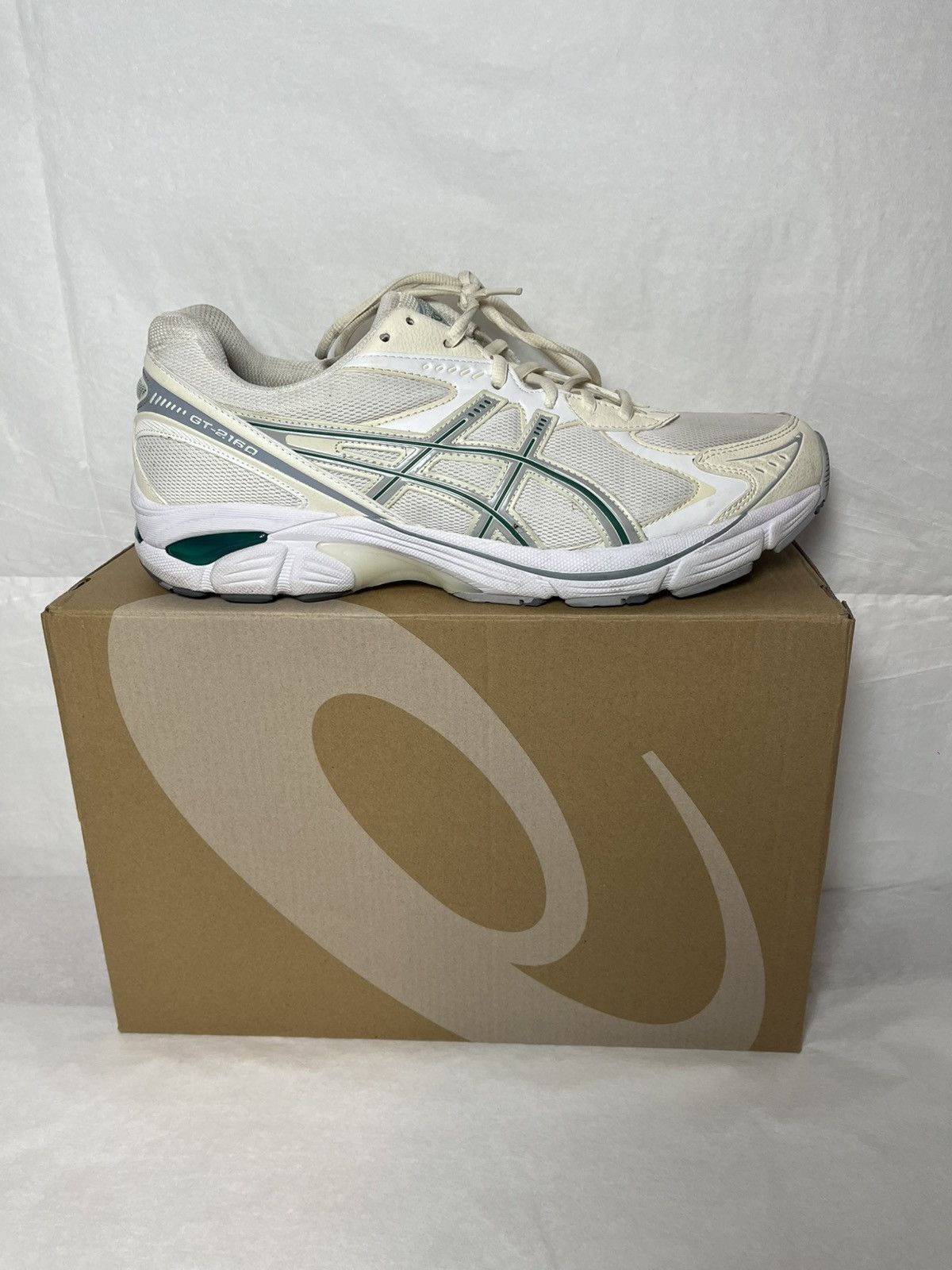 Asics Green & Beige Asics Size US 12 / EU 45 - 1 Thumbnail